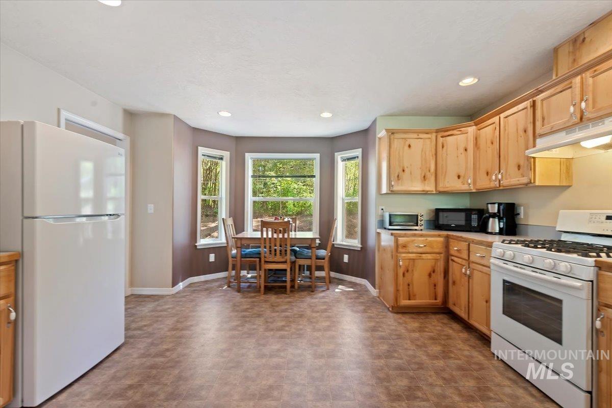 104 Sky Ridge Dr, Garden Valley, Idaho 83622, 3 Bedrooms, 2 Bathrooms, Residential For Sale, Price $499,900, 98946209