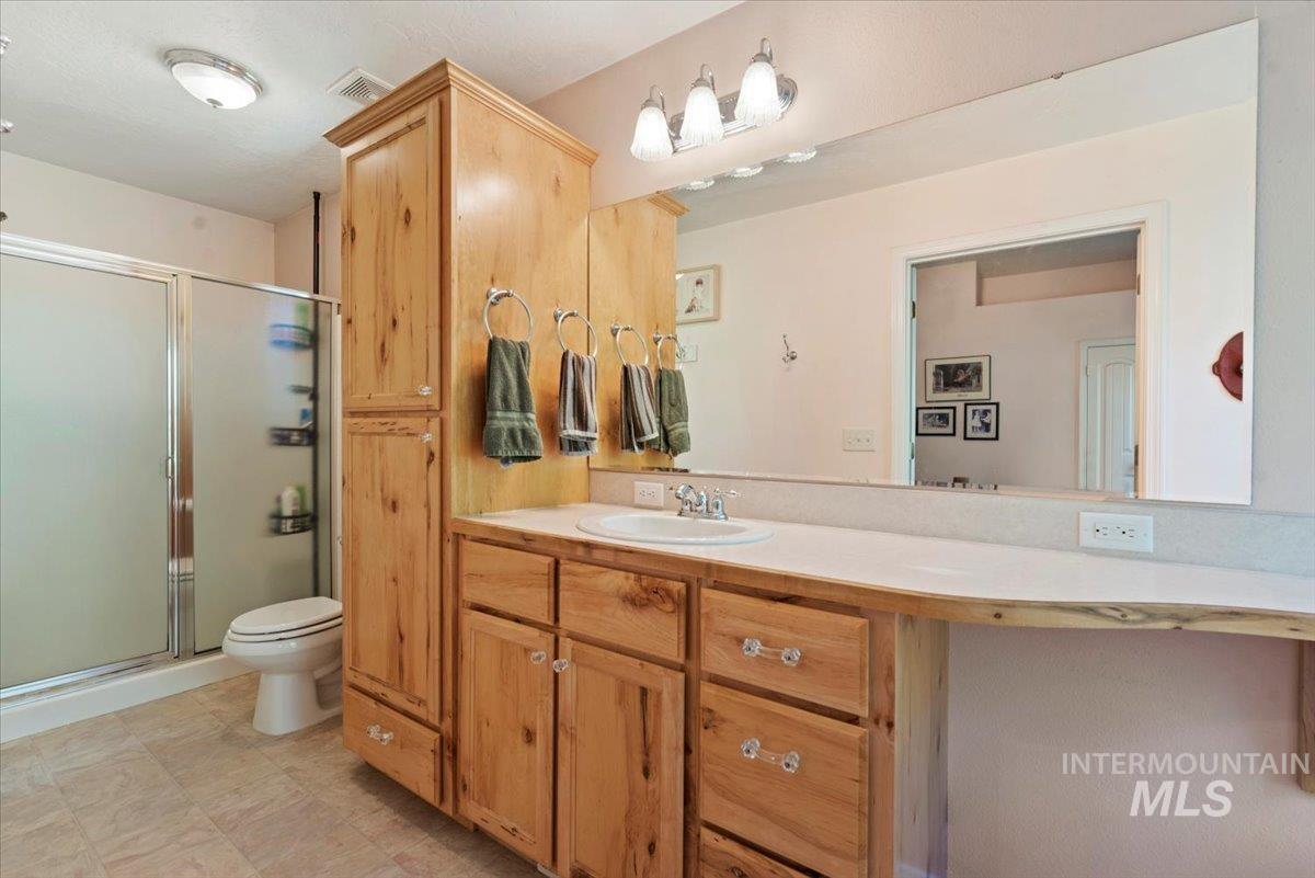 104 Sky Ridge Dr, Garden Valley, Idaho 83622, 3 Bedrooms, 2 Bathrooms, Residential For Sale, Price $499,900, 98946209