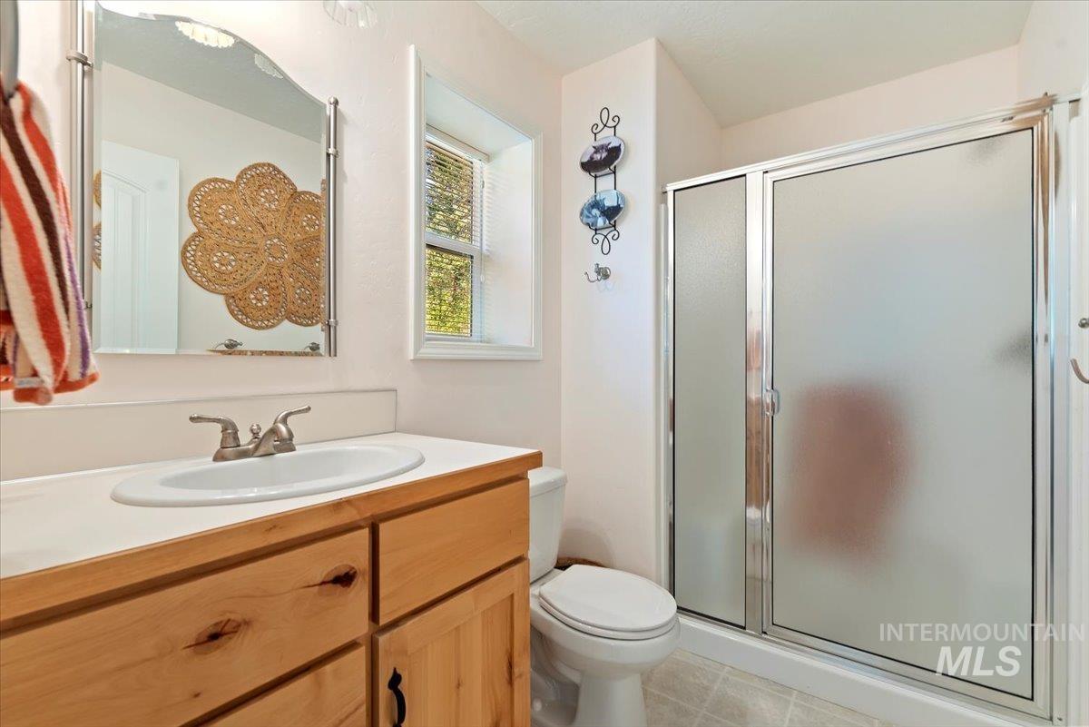 104 Sky Ridge Dr, Garden Valley, Idaho 83622, 3 Bedrooms, 2 Bathrooms, Residential For Sale, Price $499,900, 98946209