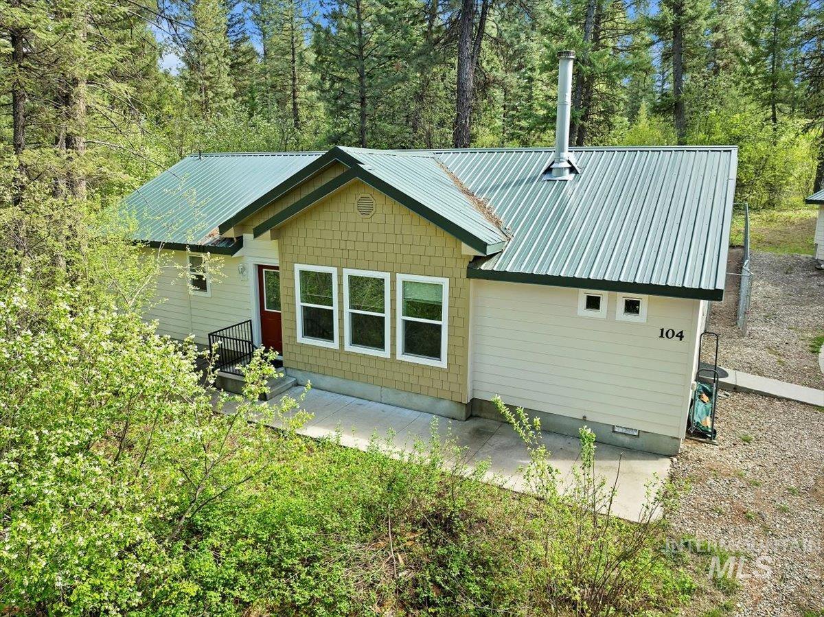 104 Sky Ridge Dr, Garden Valley, Idaho 83622, 3 Bedrooms, 2 Bathrooms, Residential For Sale, Price $499,900, 98946209