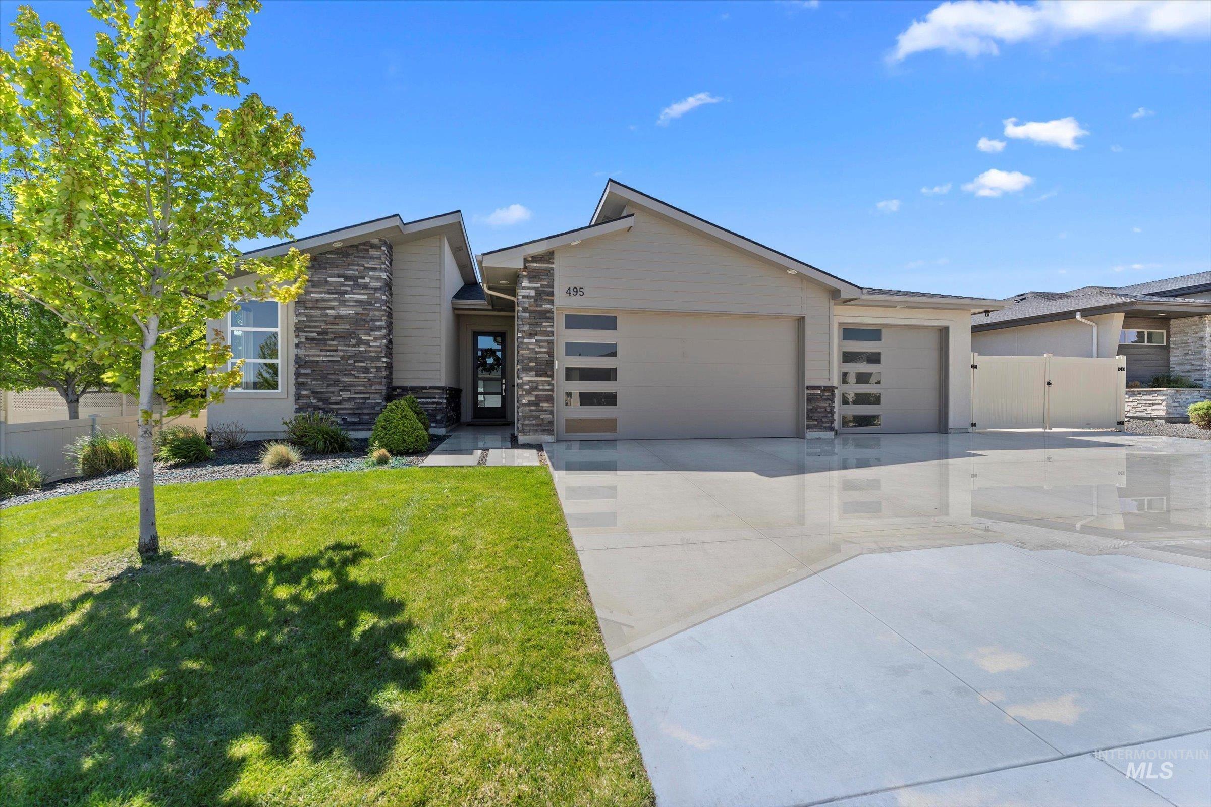 495 W Oak Springs Dr, Meridian, Idaho 83642, 3 Bedrooms, 2 Bathrooms, Residential For Sale, Price $729,000, 98946214