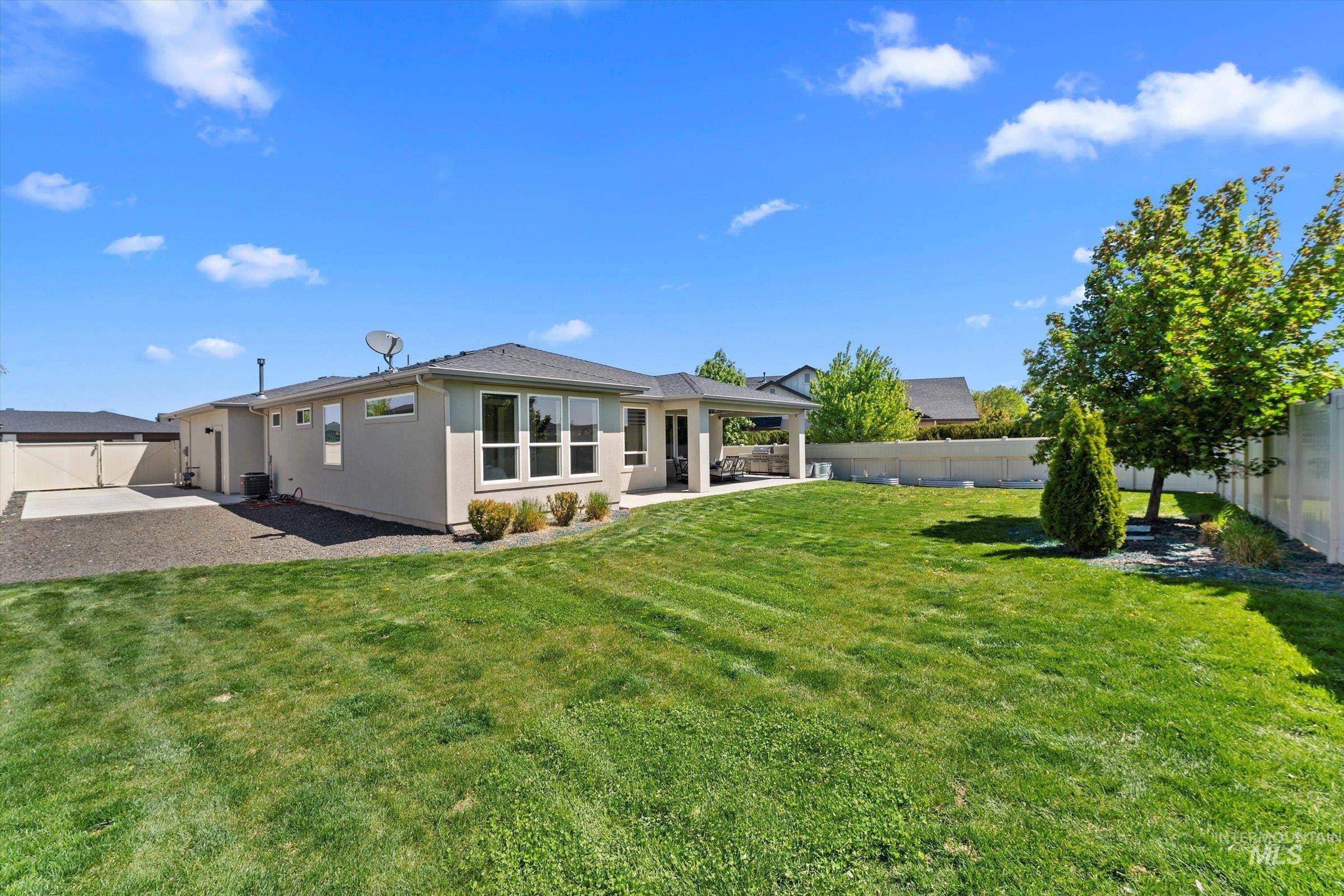 495 W Oak Springs Dr, Meridian, Idaho 83642, 3 Bedrooms, 2 Bathrooms, Residential For Sale, Price $729,000, 98946214