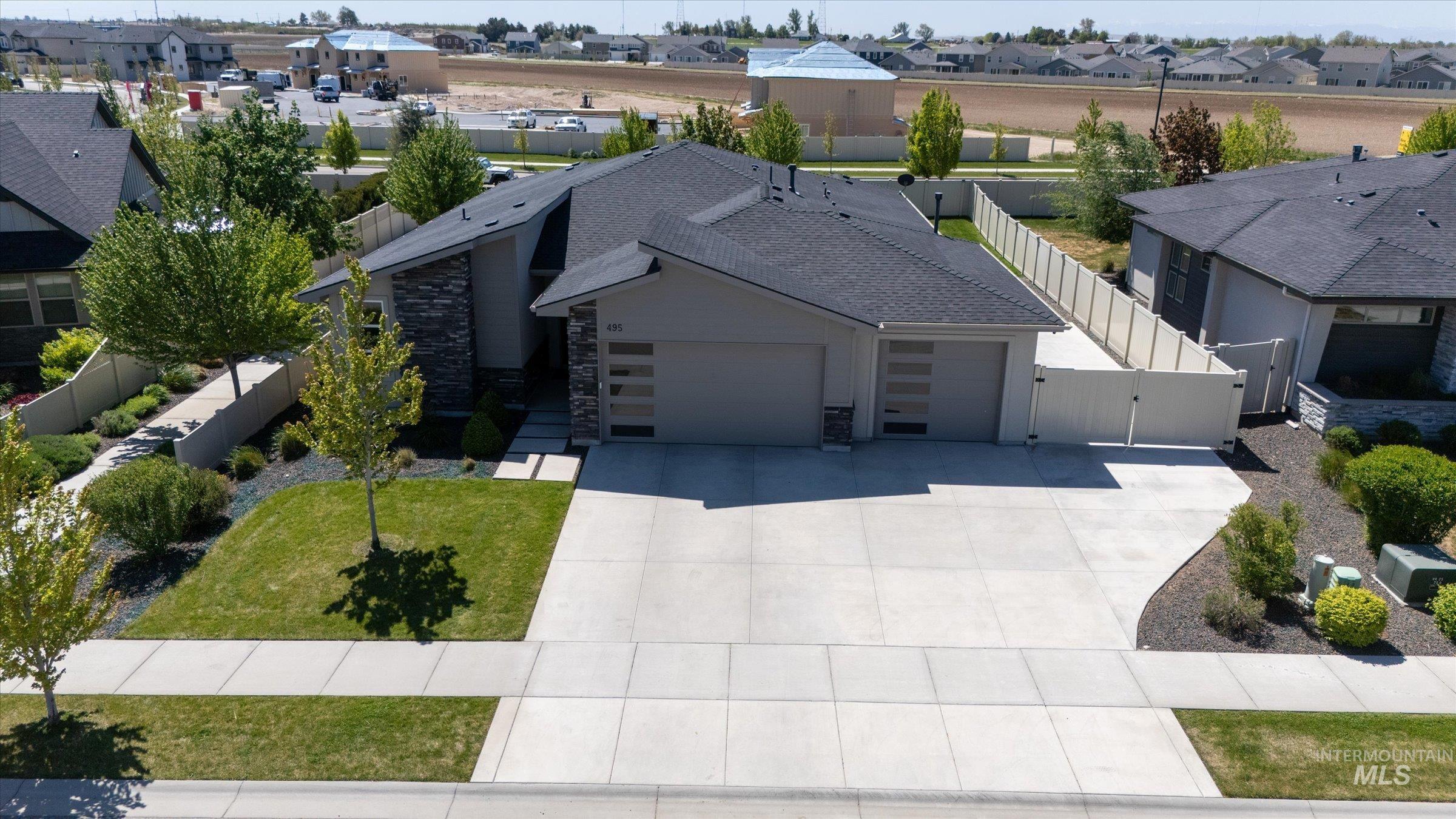 495 W Oak Springs Dr, Meridian, Idaho 83642, 3 Bedrooms, 2 Bathrooms, Residential For Sale, Price $729,000, 98946214
