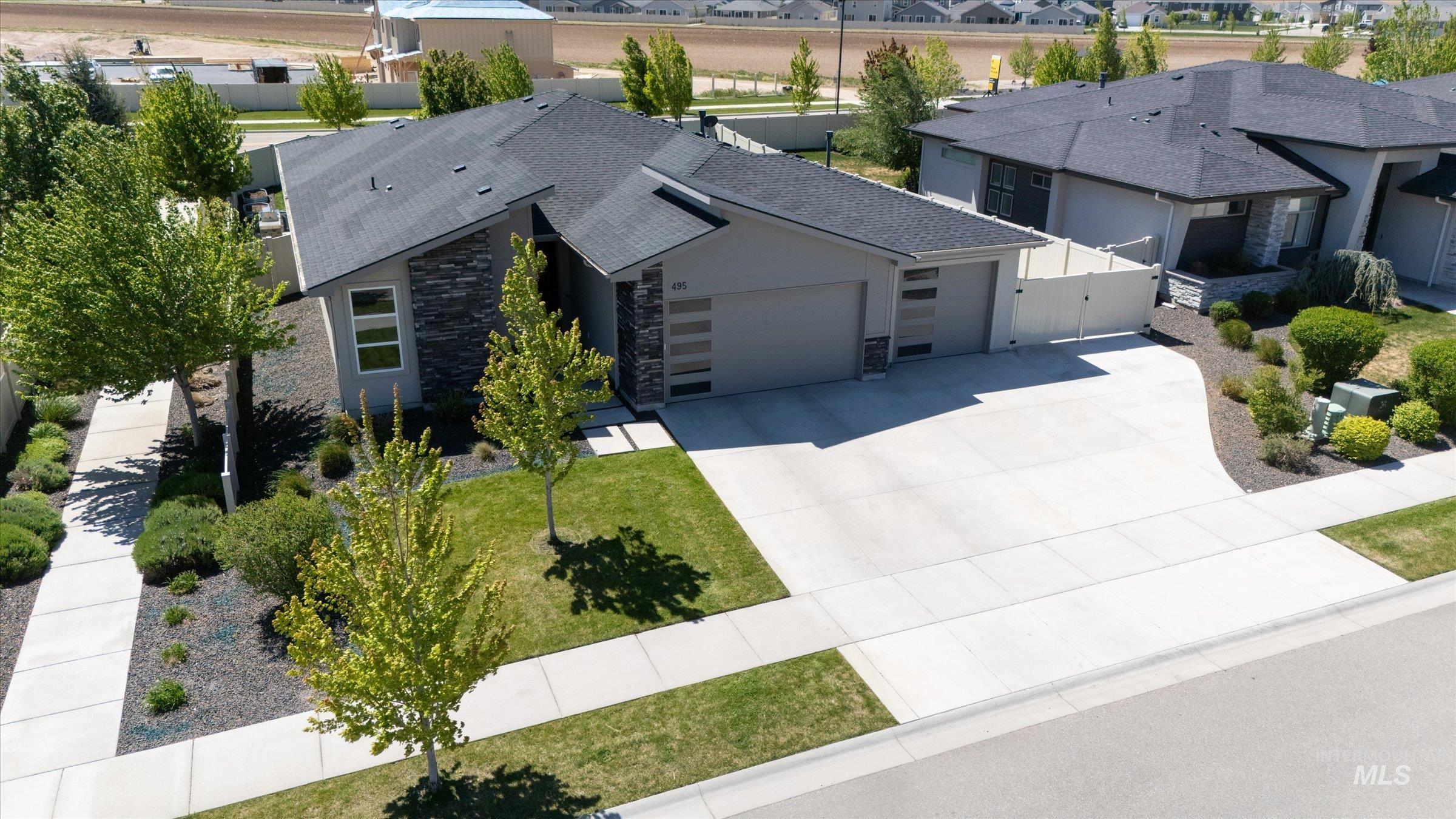 495 W Oak Springs Dr, Meridian, Idaho 83642, 3 Bedrooms, 2 Bathrooms, Residential For Sale, Price $729,000, 98946214