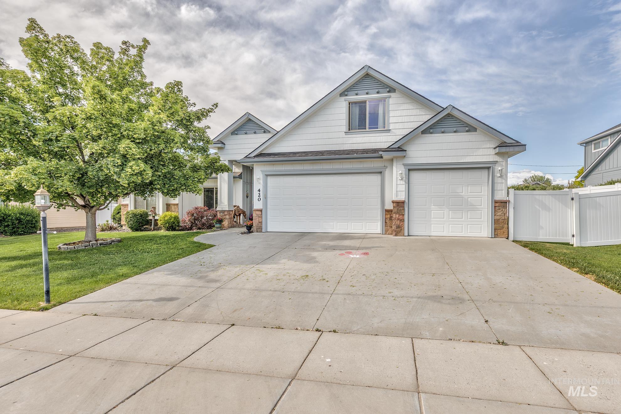 420 W Indianhead Rd, Weiser, Idaho 83672, 3 Bedrooms, 2 Bathrooms, Residential For Sale, Price $565,000, 98946229