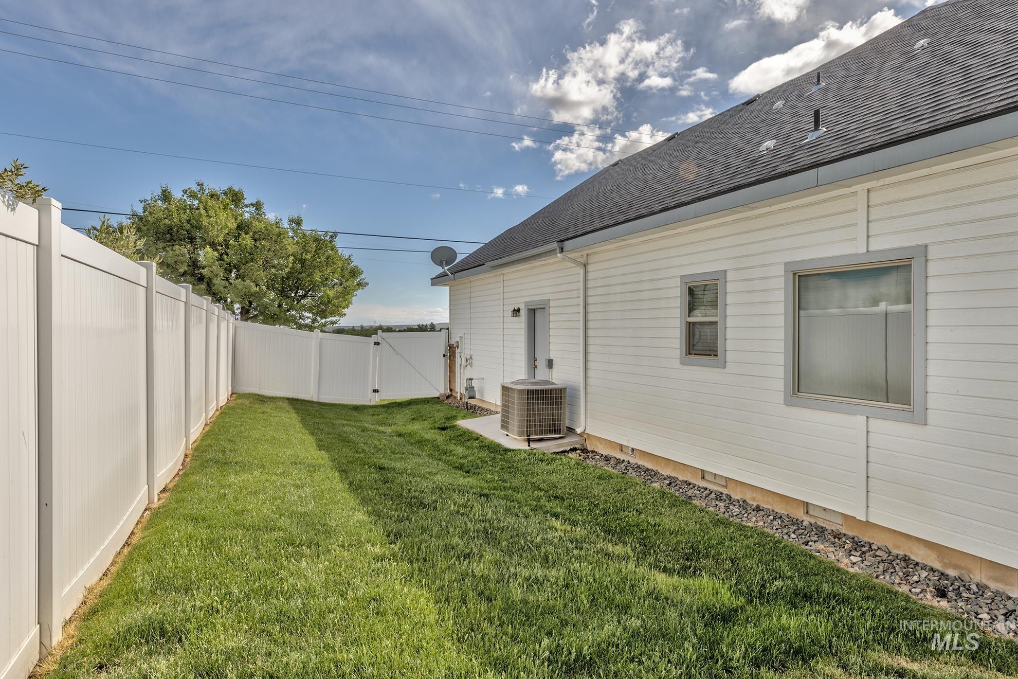 420 W Indianhead Rd, Weiser, Idaho 83672, 3 Bedrooms, 2 Bathrooms, Residential For Sale, Price $565,000, 98946229