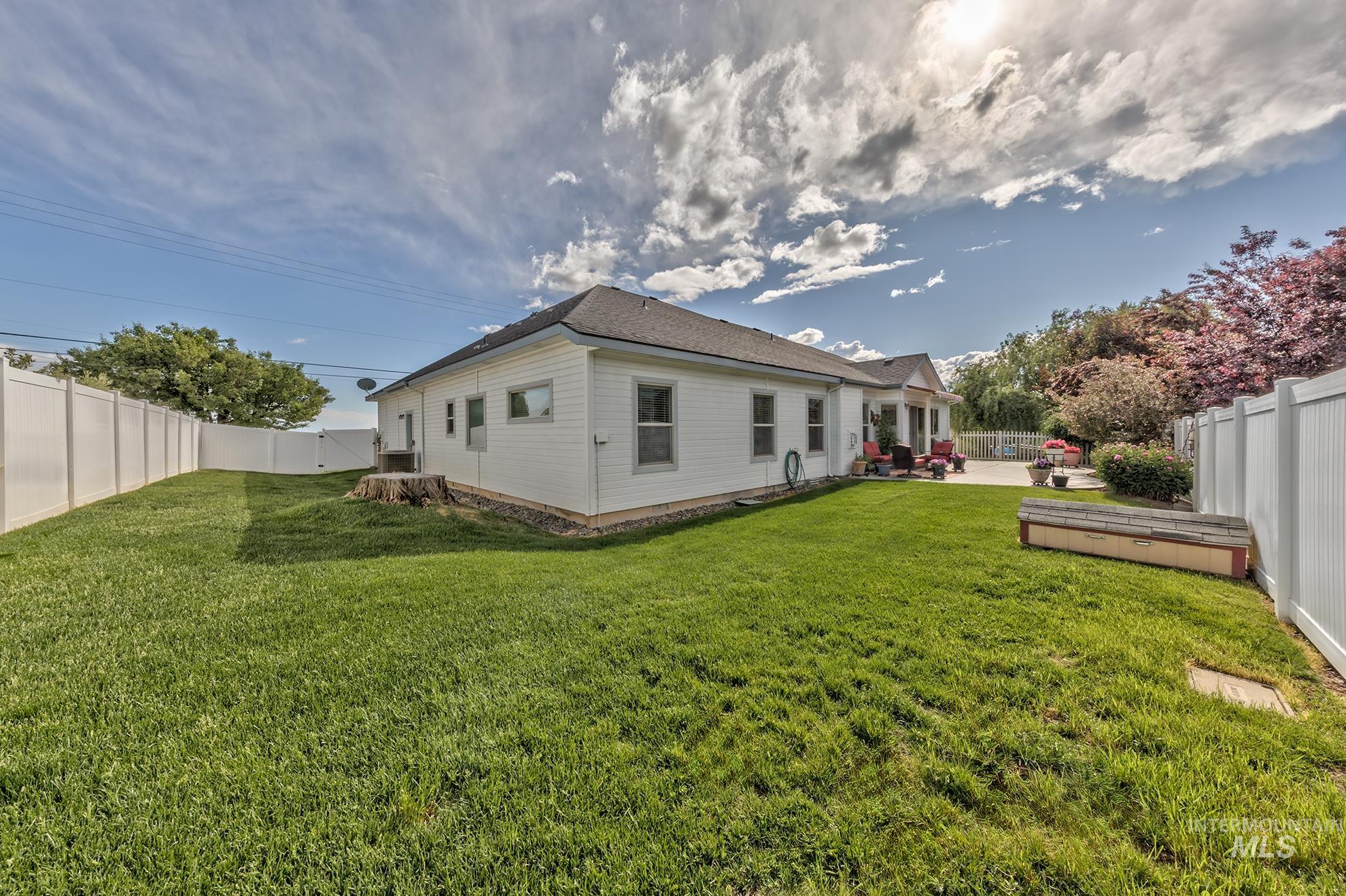 420 W Indianhead Rd, Weiser, Idaho 83672, 3 Bedrooms, 2 Bathrooms, Residential For Sale, Price $565,000, 98946229