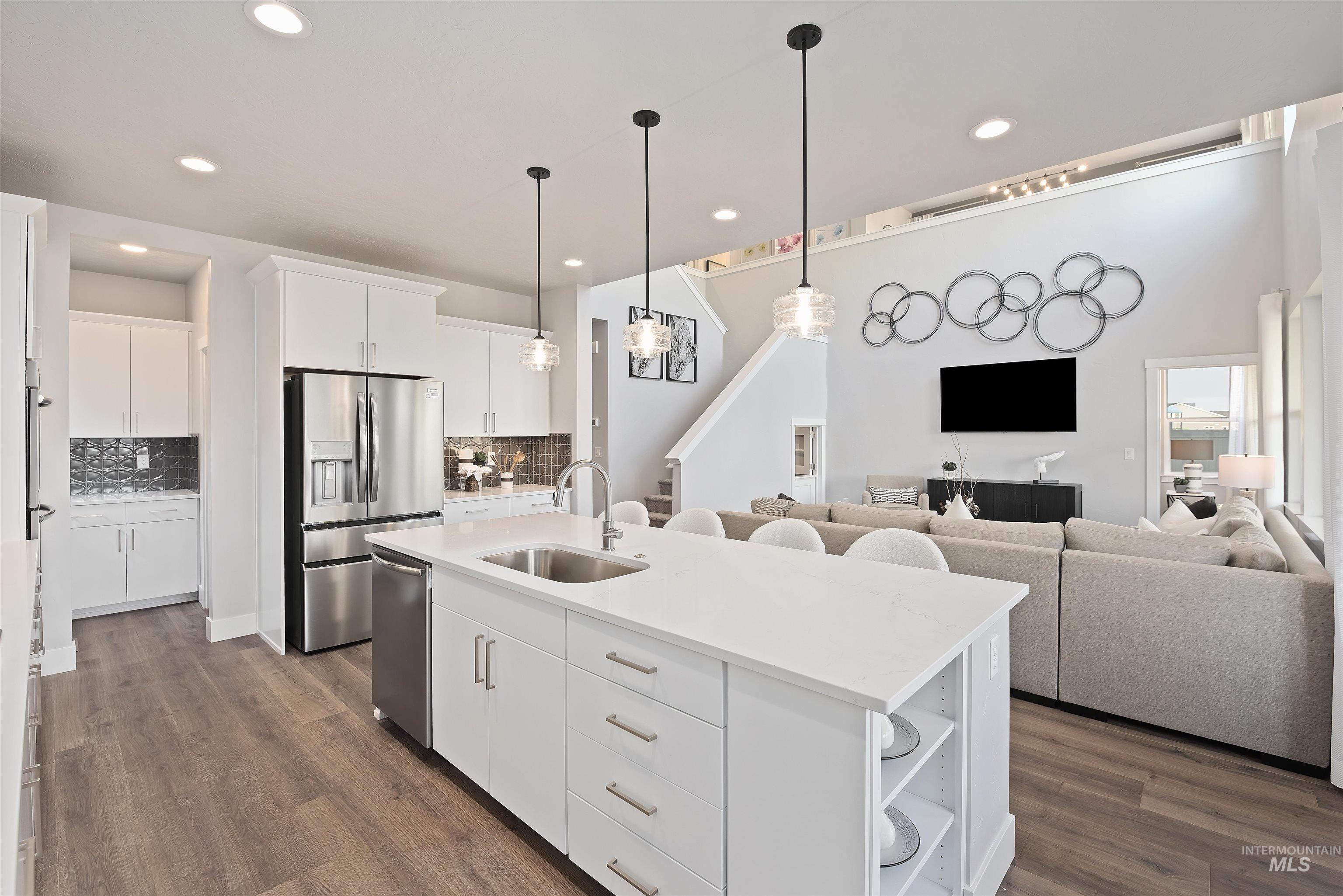 5570 W Aralia Dr., Meridian, Idaho 83646, 3 Bedrooms, 2.5 Bathrooms, Residential For Sale, Price $592,186, 98946258