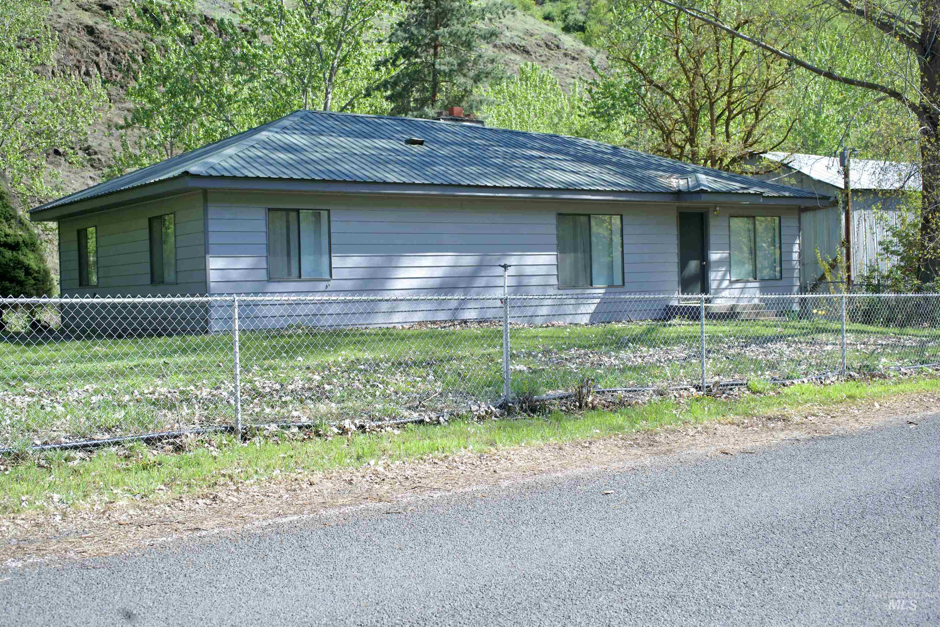 475 Graves Creek Rd, CottonWood, Idaho 83522, 3 Bedrooms, 2.5 Bathrooms, Residential For Sale, Price $385,000, 98946267