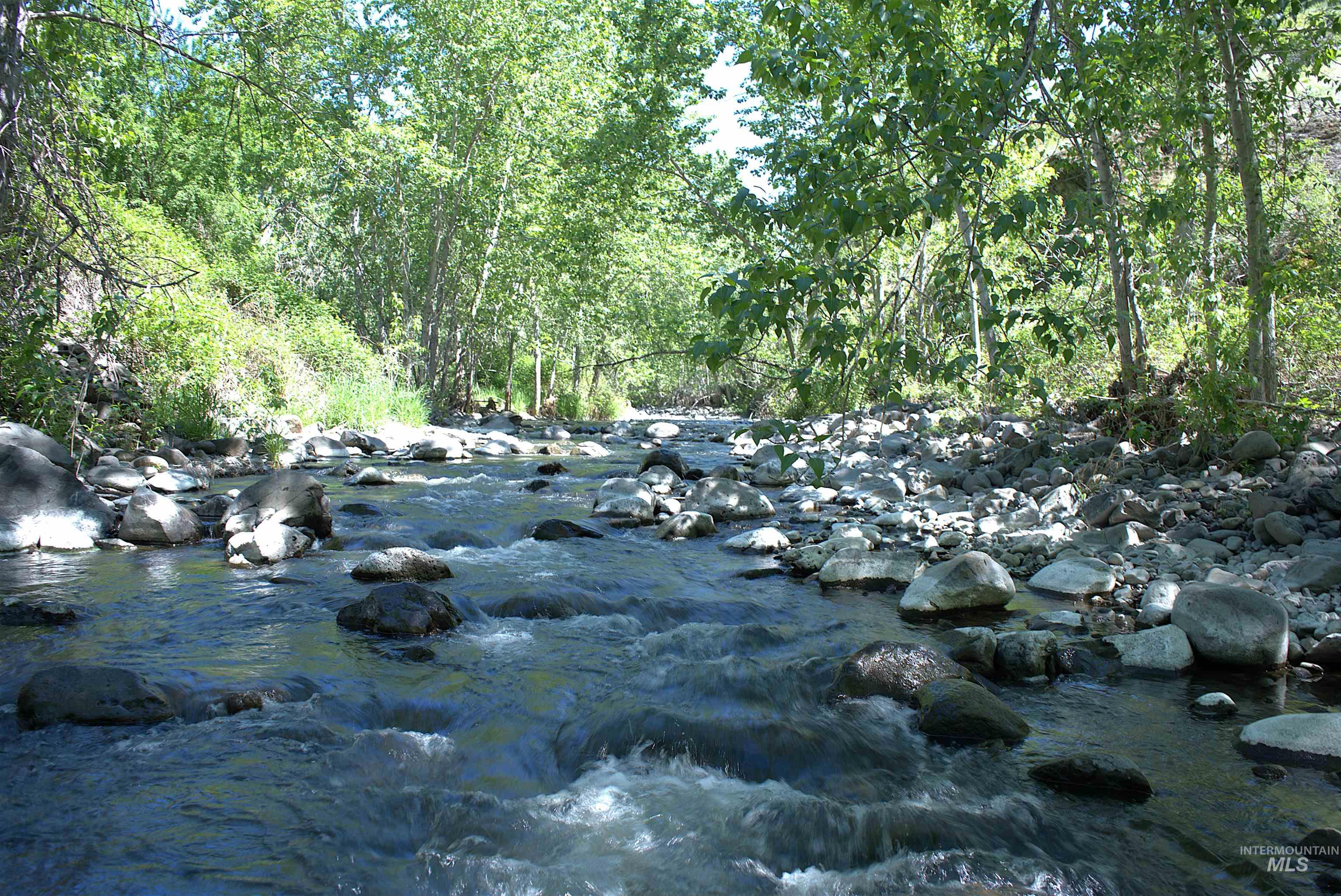 475 Graves Creek Rd, CottonWood, Idaho 83522, 3 Bedrooms, 2.5 Bathrooms, Residential For Sale, Price $385,000, 98946267