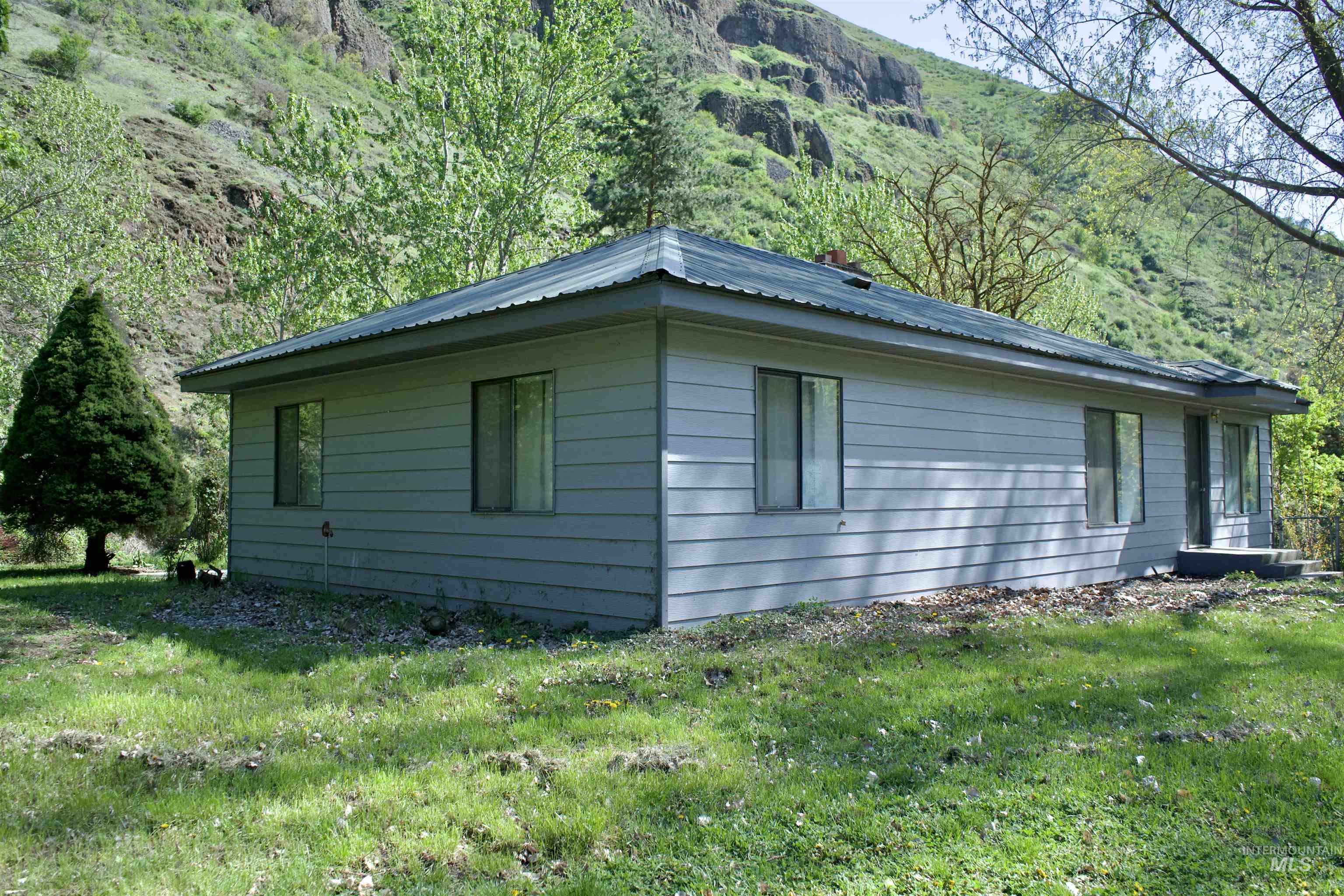 475 Graves Creek Rd, CottonWood, Idaho 83522, 3 Bedrooms, 2.5 Bathrooms, Residential For Sale, Price $385,000, 98946267