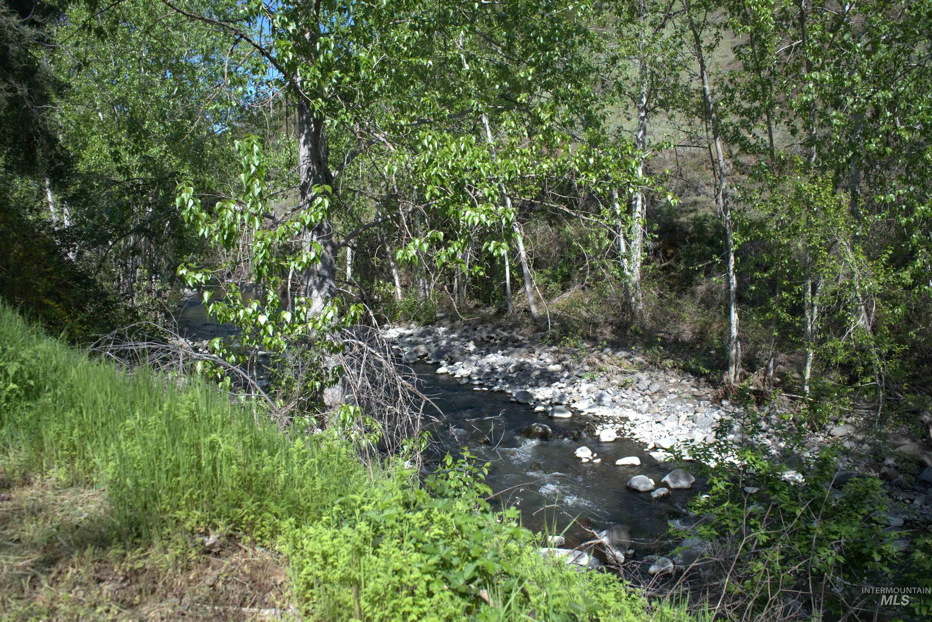475 Graves Creek Rd, CottonWood, Idaho 83522, 3 Bedrooms, 2.5 Bathrooms, Residential For Sale, Price $385,000, 98946267