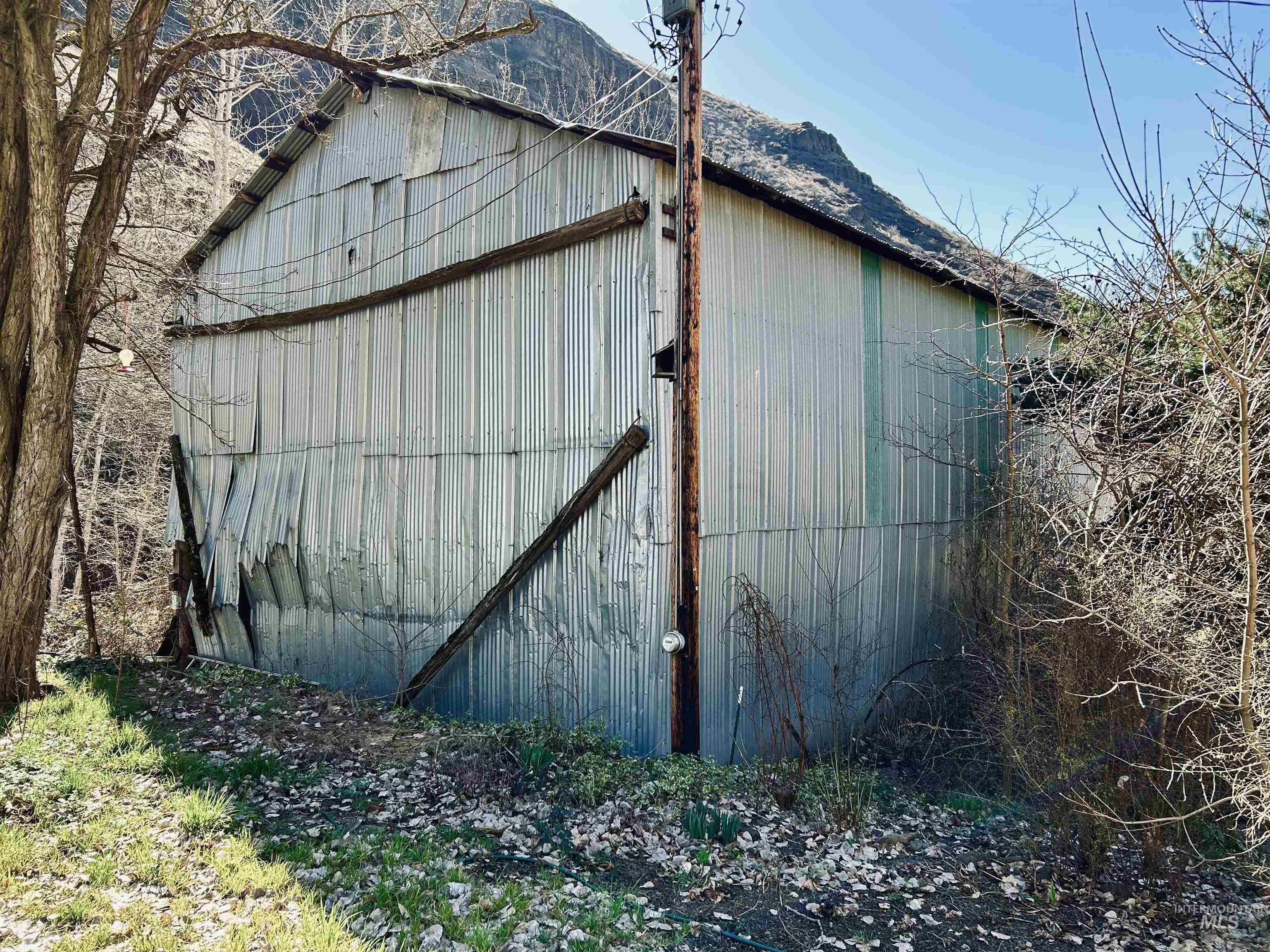 475 Graves Creek Rd, CottonWood, Idaho 83522, 3 Bedrooms, 2.5 Bathrooms, Residential For Sale, Price $385,000, 98946267