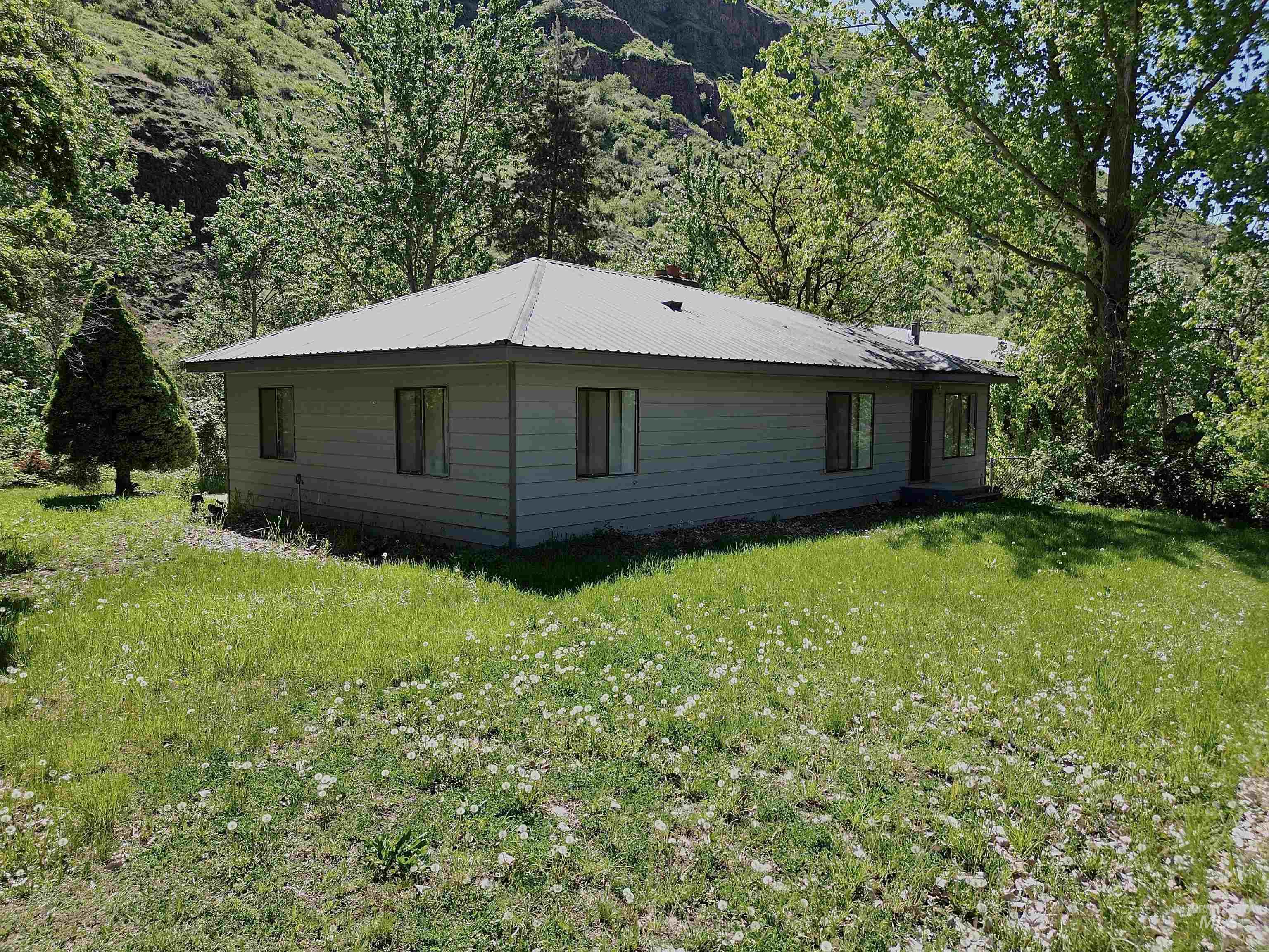 475 Graves Creek Rd, CottonWood, Idaho 83522, 3 Bedrooms, 2.5 Bathrooms, Residential For Sale, Price $385,000, 98946267