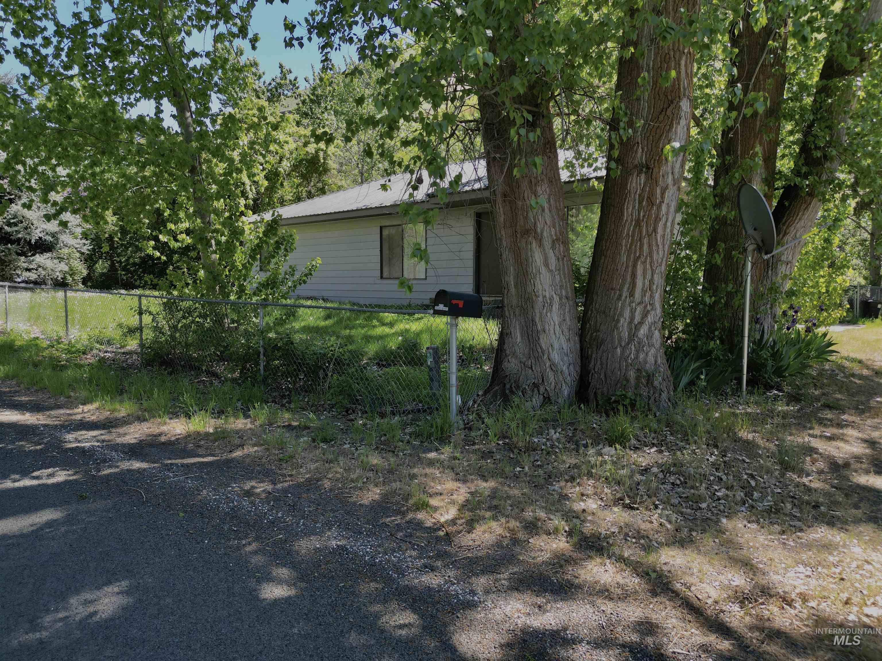475 Graves Creek Rd, CottonWood, Idaho 83522, 3 Bedrooms, 2.5 Bathrooms, Residential For Sale, Price $385,000, 98946267
