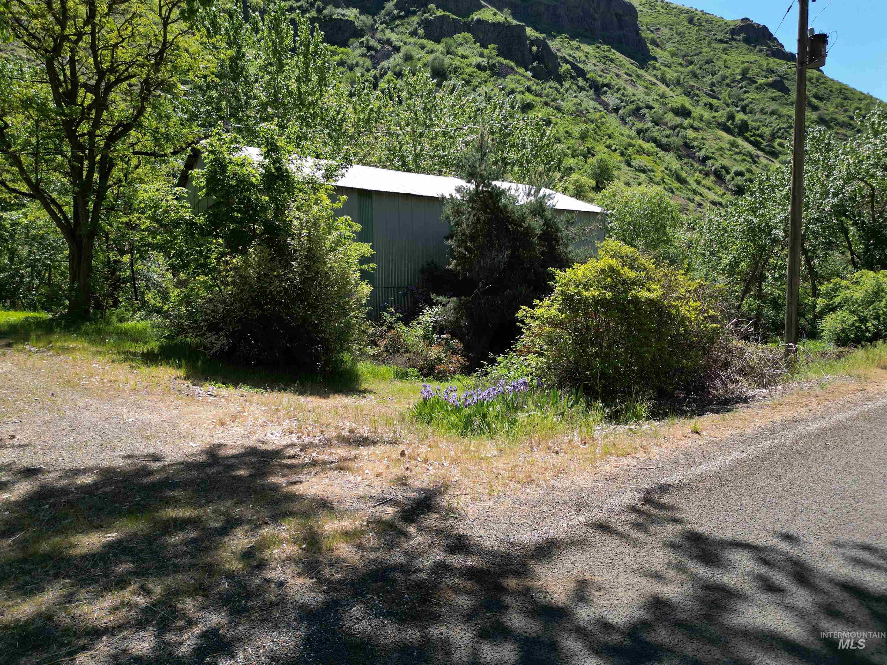 475 Graves Creek Rd, CottonWood, Idaho 83522, 3 Bedrooms, 2.5 Bathrooms, Residential For Sale, Price $385,000, 98946267