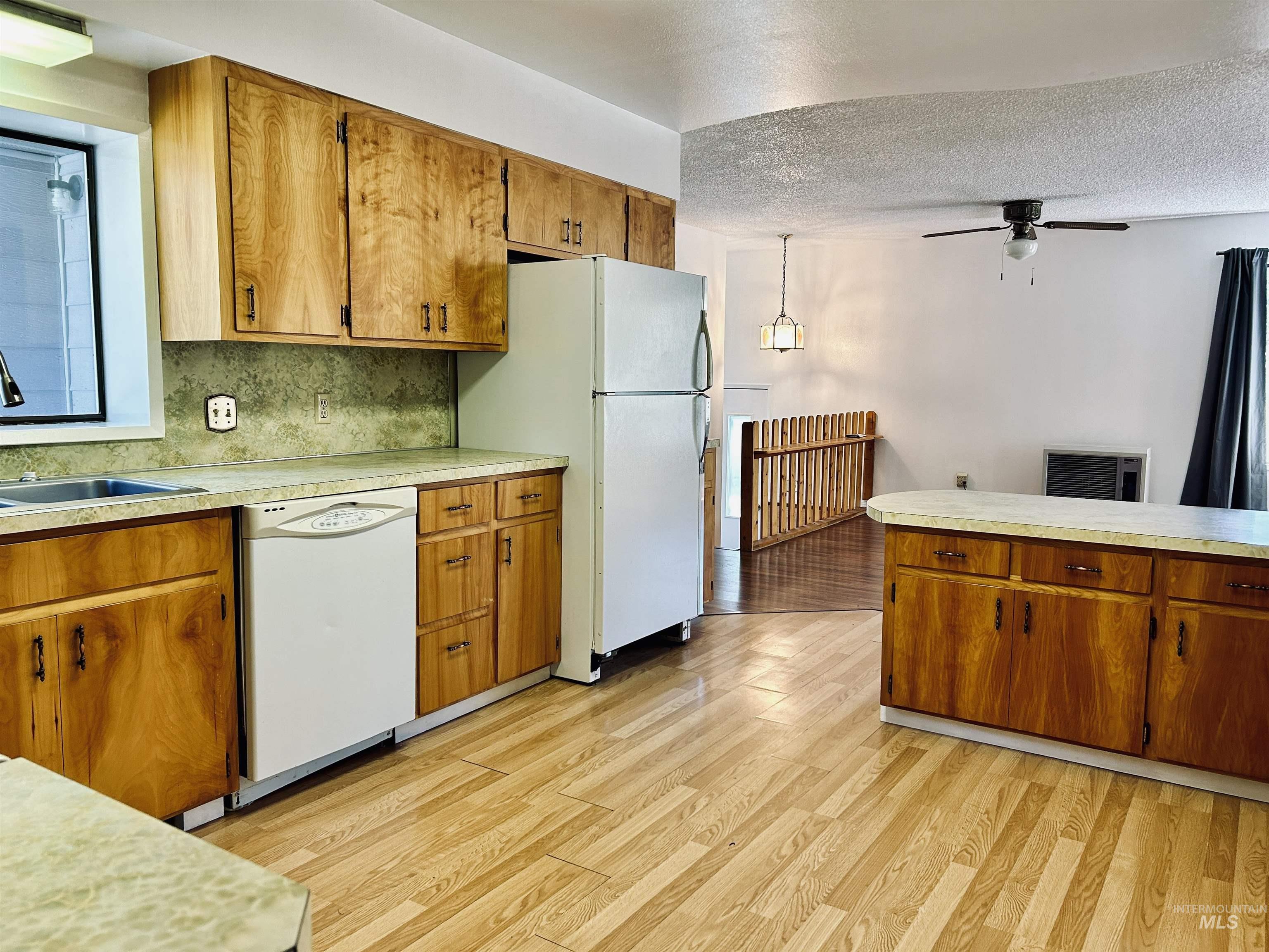 475 Graves Creek Rd, CottonWood, Idaho 83522, 3 Bedrooms, 2.5 Bathrooms, Residential For Sale, Price $385,000, 98946267