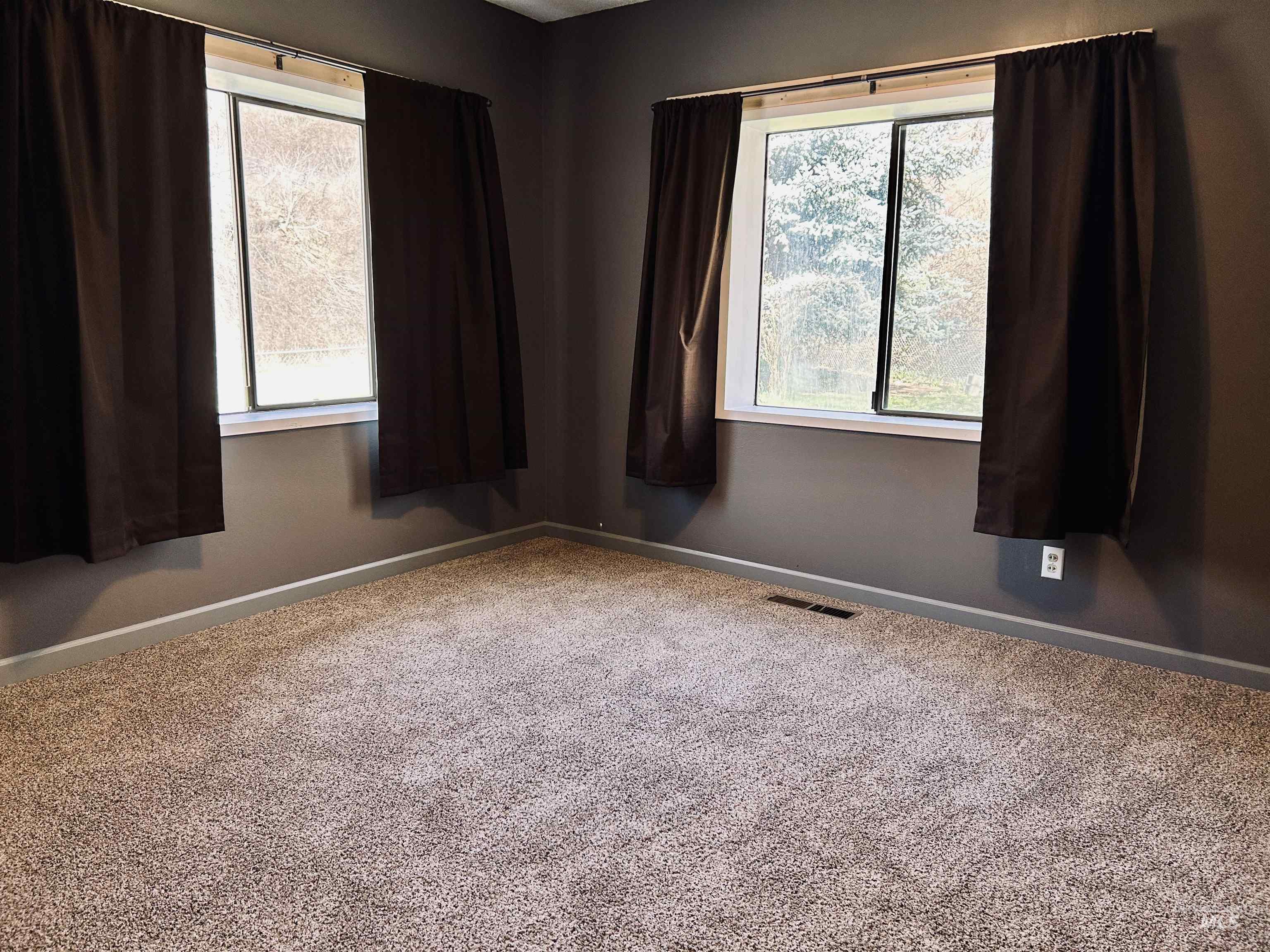 475 Graves Creek Rd, CottonWood, Idaho 83522, 3 Bedrooms, 2.5 Bathrooms, Residential For Sale, Price $385,000, 98946267
