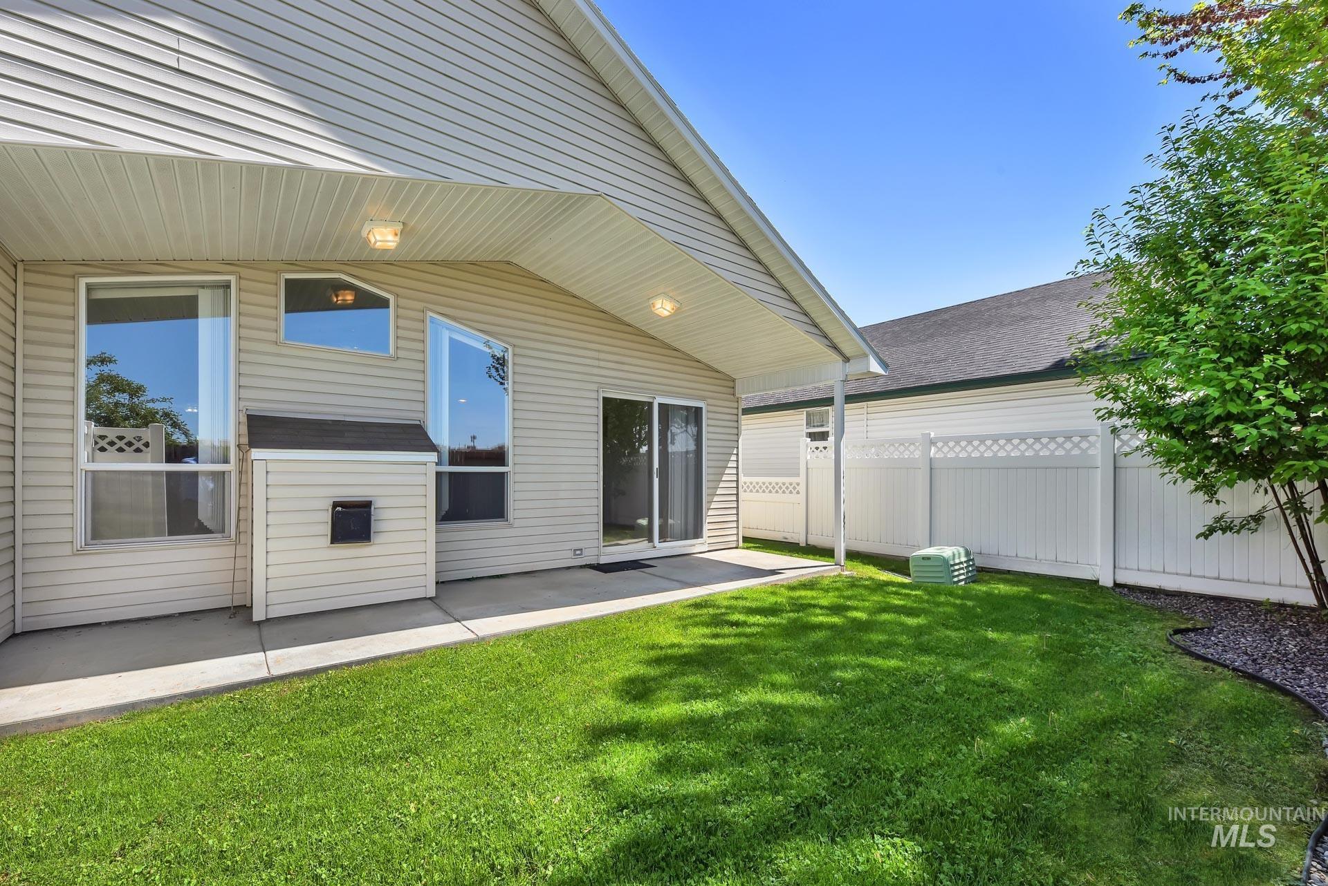 227 E Spinosa Dr, Meridian, Idaho 83646-3345, 2 Bedrooms, 2 Bathrooms, Residential For Sale, Price $394,500, 98946292