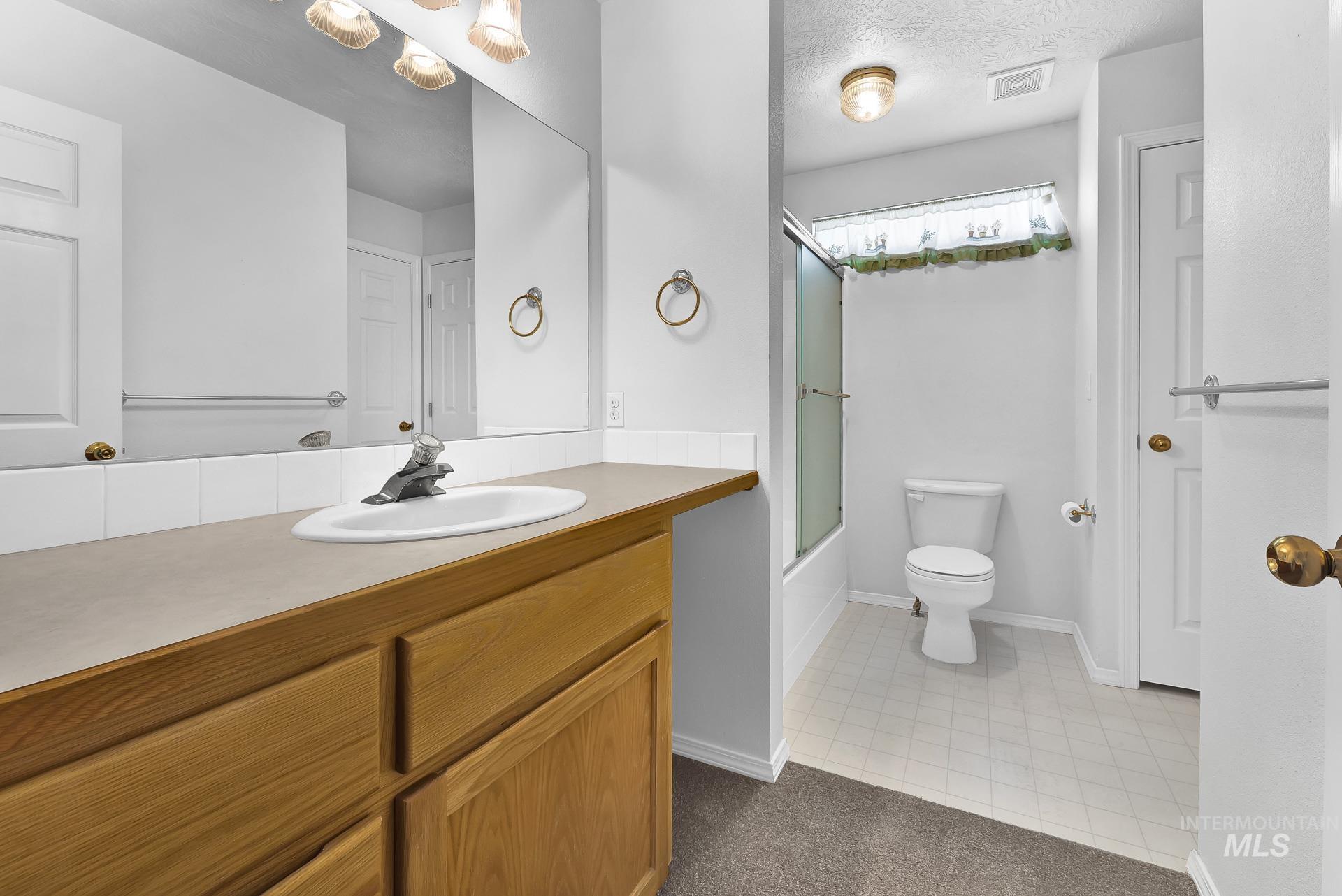 227 E Spinosa Dr, Meridian, Idaho 83646-3345, 2 Bedrooms, 2 Bathrooms, Residential For Sale, Price $394,500, 98946292