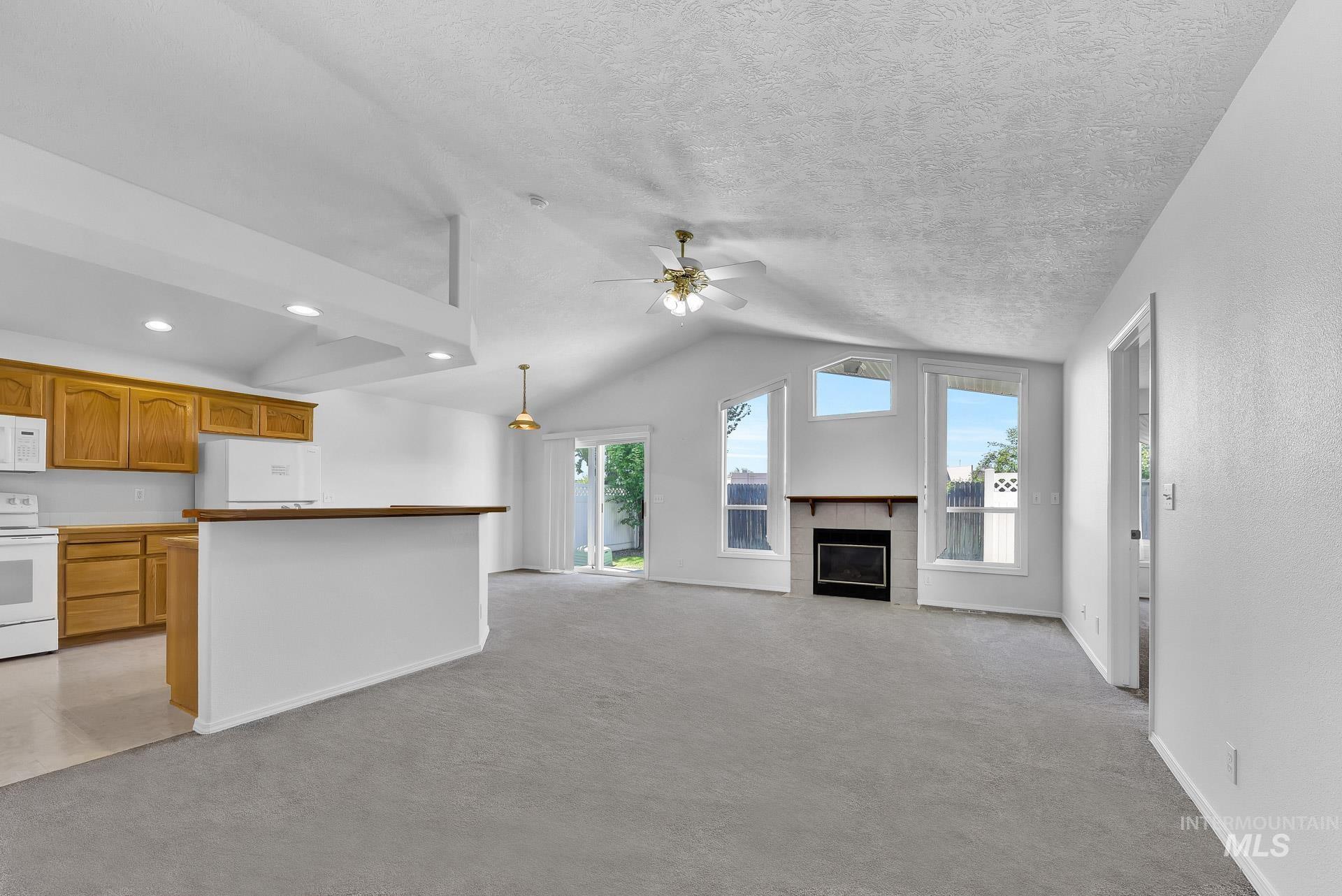 227 E Spinosa Dr, Meridian, Idaho 83646-3345, 2 Bedrooms, 2 Bathrooms, Residential For Sale, Price $394,500, 98946292