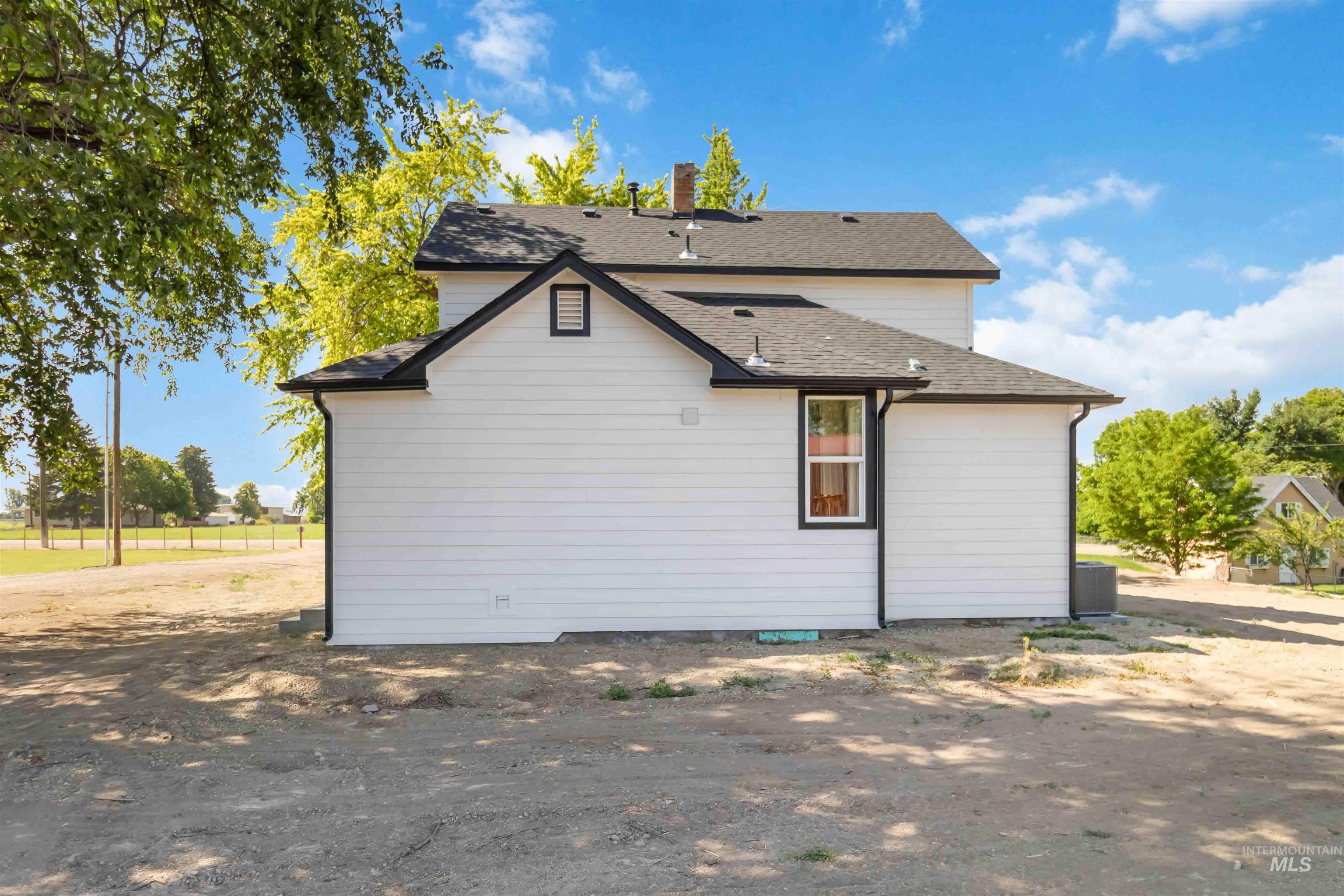 4320 SW 2nd Ave, New Plymouth, Idaho 83655, 4 Bedrooms, 2.5 Bathrooms, Residential For Sale, Price $495,000, 98946310