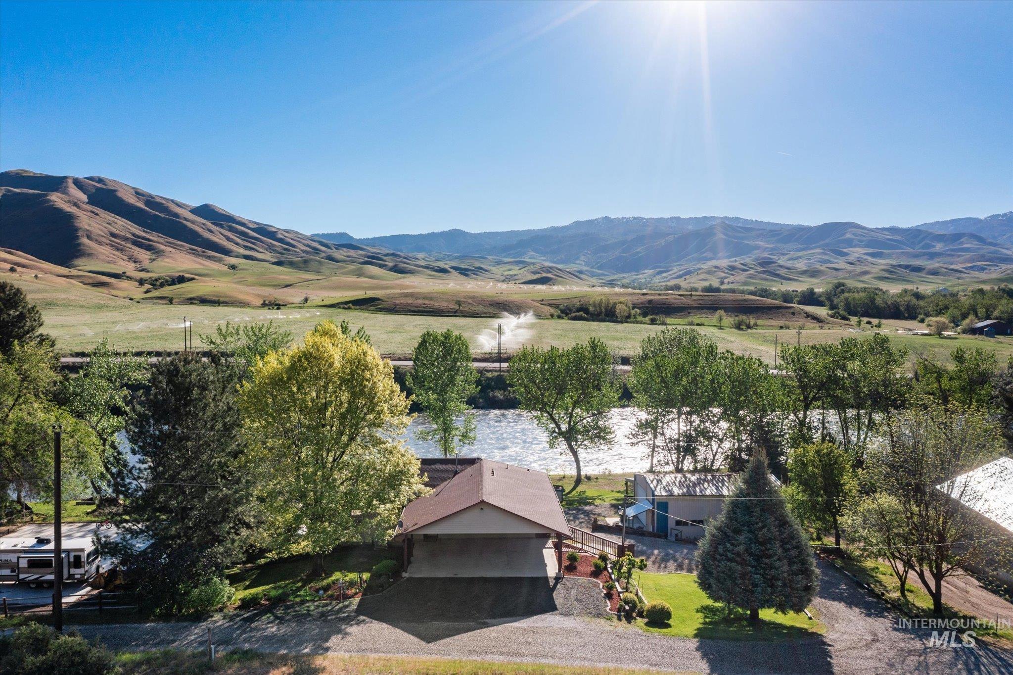 21 Gardena Lane, Horseshoe Bend, Idaho 83629, 3 Bedrooms, 3 Bathrooms, Residential For Sale, Price $865,000, 98946317