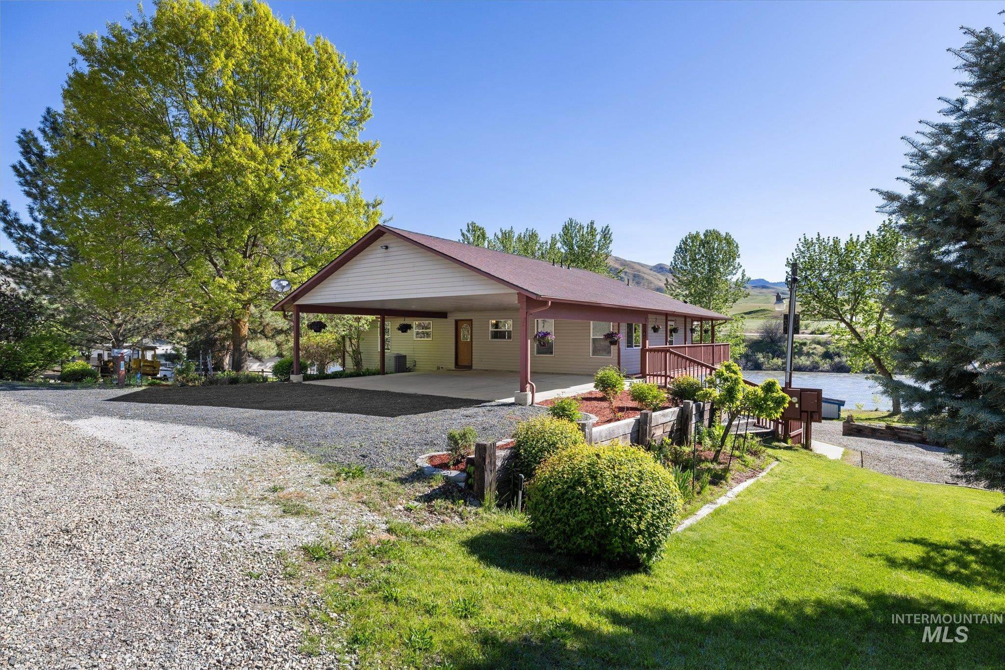 21 Gardena Lane, Horseshoe Bend, Idaho 83629, 3 Bedrooms, 3 Bathrooms, Residential For Sale, Price $865,000, 98946317