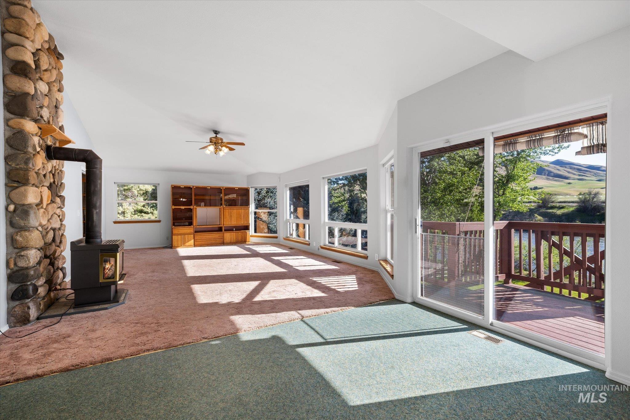 21 Gardena Lane, Horseshoe Bend, Idaho 83629, 3 Bedrooms, 3 Bathrooms, Residential For Sale, Price $865,000, 98946317