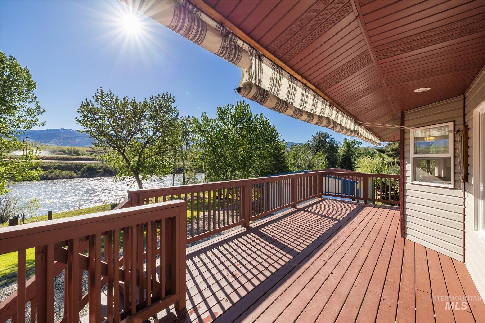 21 Gardena Lane, Horseshoe Bend, Idaho 83629, 3 Bedrooms, 3 Bathrooms, Residential For Sale, Price $865,000, 98946317