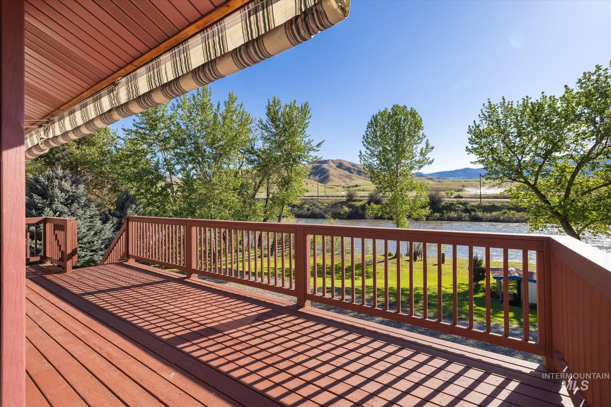21 Gardena Lane, Horseshoe Bend, Idaho 83629, 3 Bedrooms, 3 Bathrooms, Residential For Sale, Price $865,000, 98946317