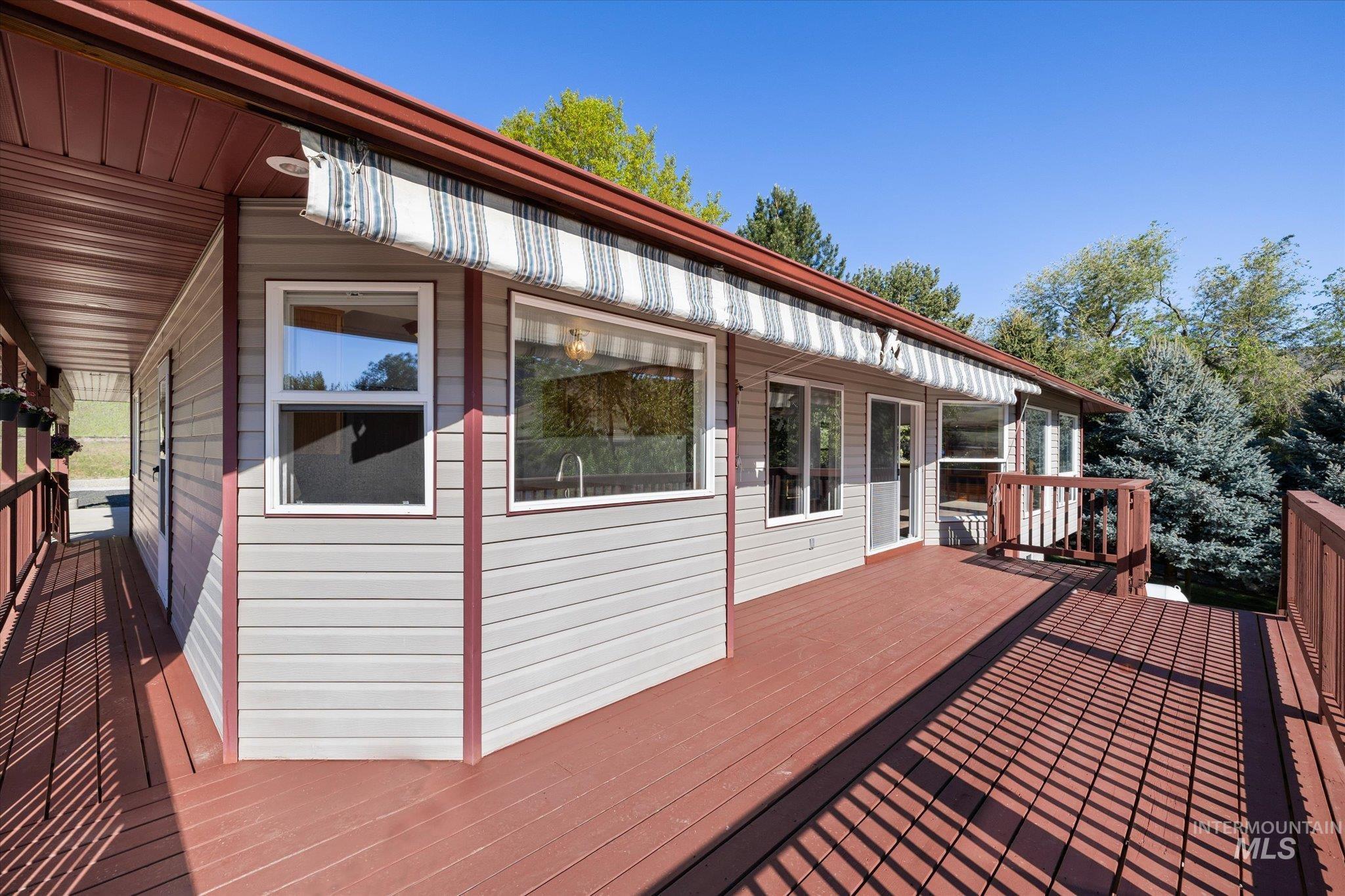 21 Gardena Lane, Horseshoe Bend, Idaho 83629, 3 Bedrooms, 3 Bathrooms, Residential For Sale, Price $865,000, 98946317