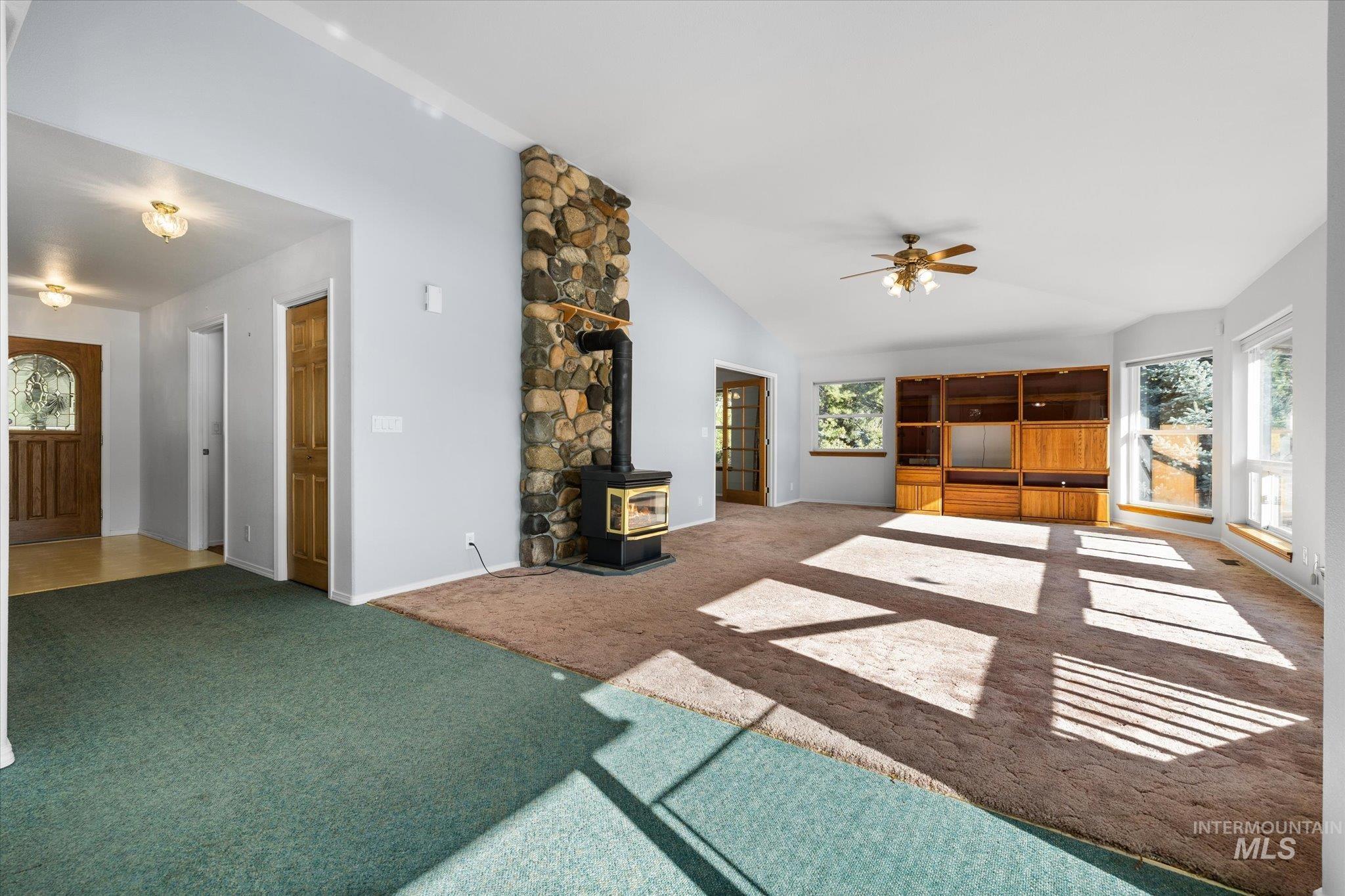 21 Gardena Lane, Horseshoe Bend, Idaho 83629, 3 Bedrooms, 3 Bathrooms, Residential For Sale, Price $865,000, 98946317