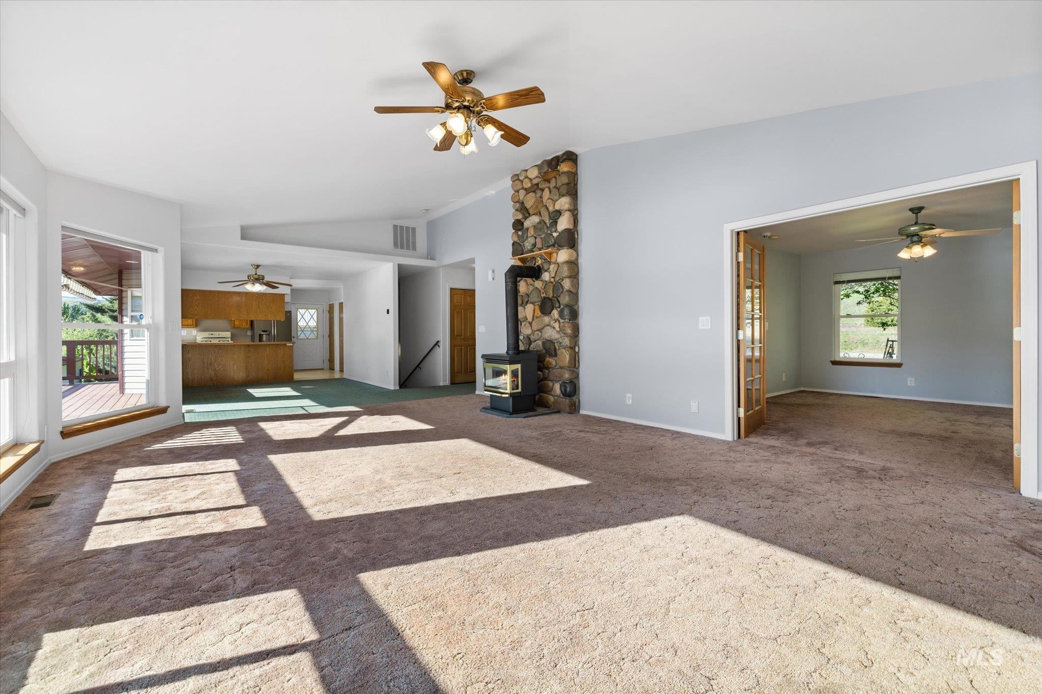 21 Gardena Lane, Horseshoe Bend, Idaho 83629, 3 Bedrooms, 3 Bathrooms, Residential For Sale, Price $865,000, 98946317