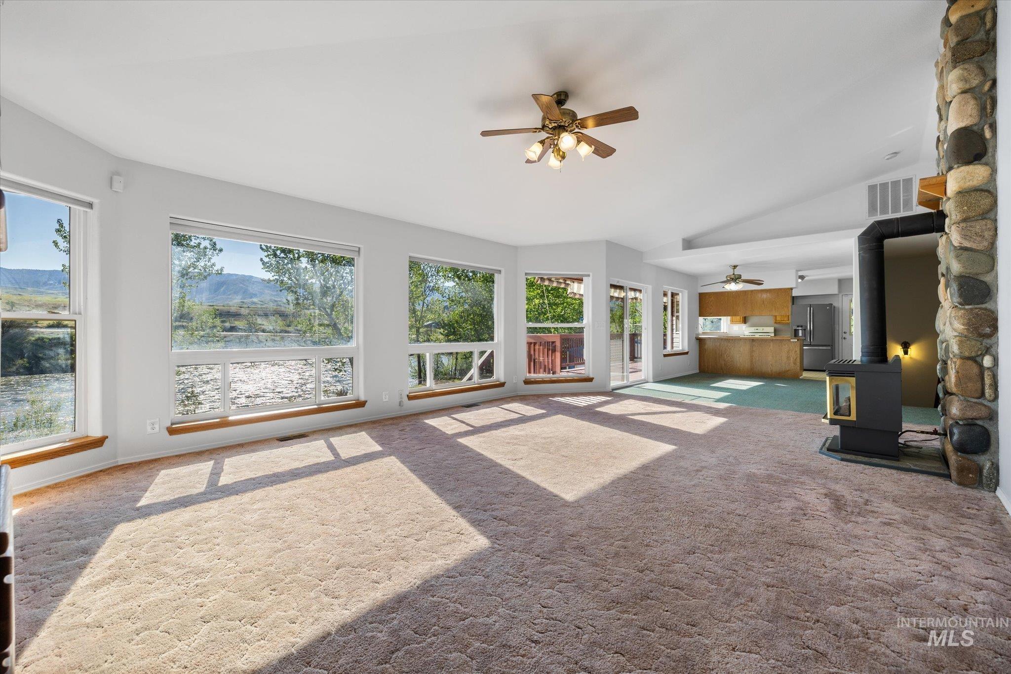 21 Gardena Lane, Horseshoe Bend, Idaho 83629, 3 Bedrooms, 3 Bathrooms, Residential For Sale, Price $865,000, 98946317