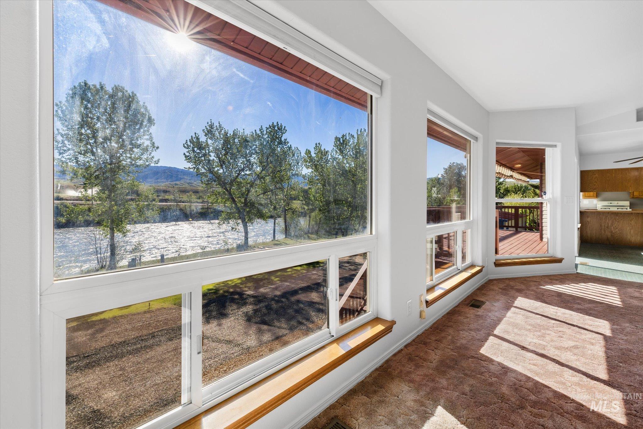 21 Gardena Lane, Horseshoe Bend, Idaho 83629, 3 Bedrooms, 3 Bathrooms, Residential For Sale, Price $865,000, 98946317