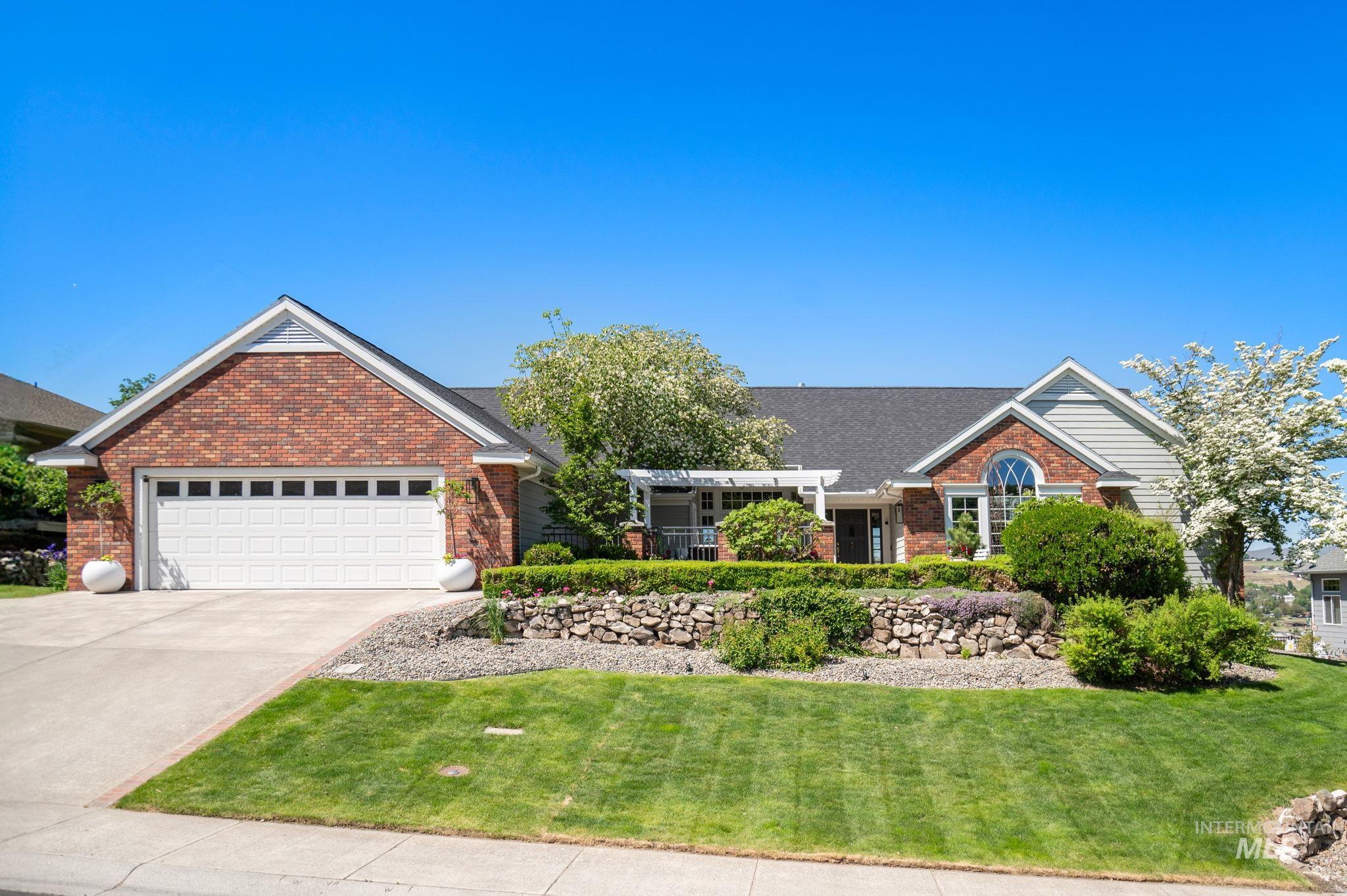 176 Marine View Drive, Lewiston, Idaho 83501, 5 Bedrooms, 3 Bathrooms, Residential For Sale, Price $859,598, 98946328