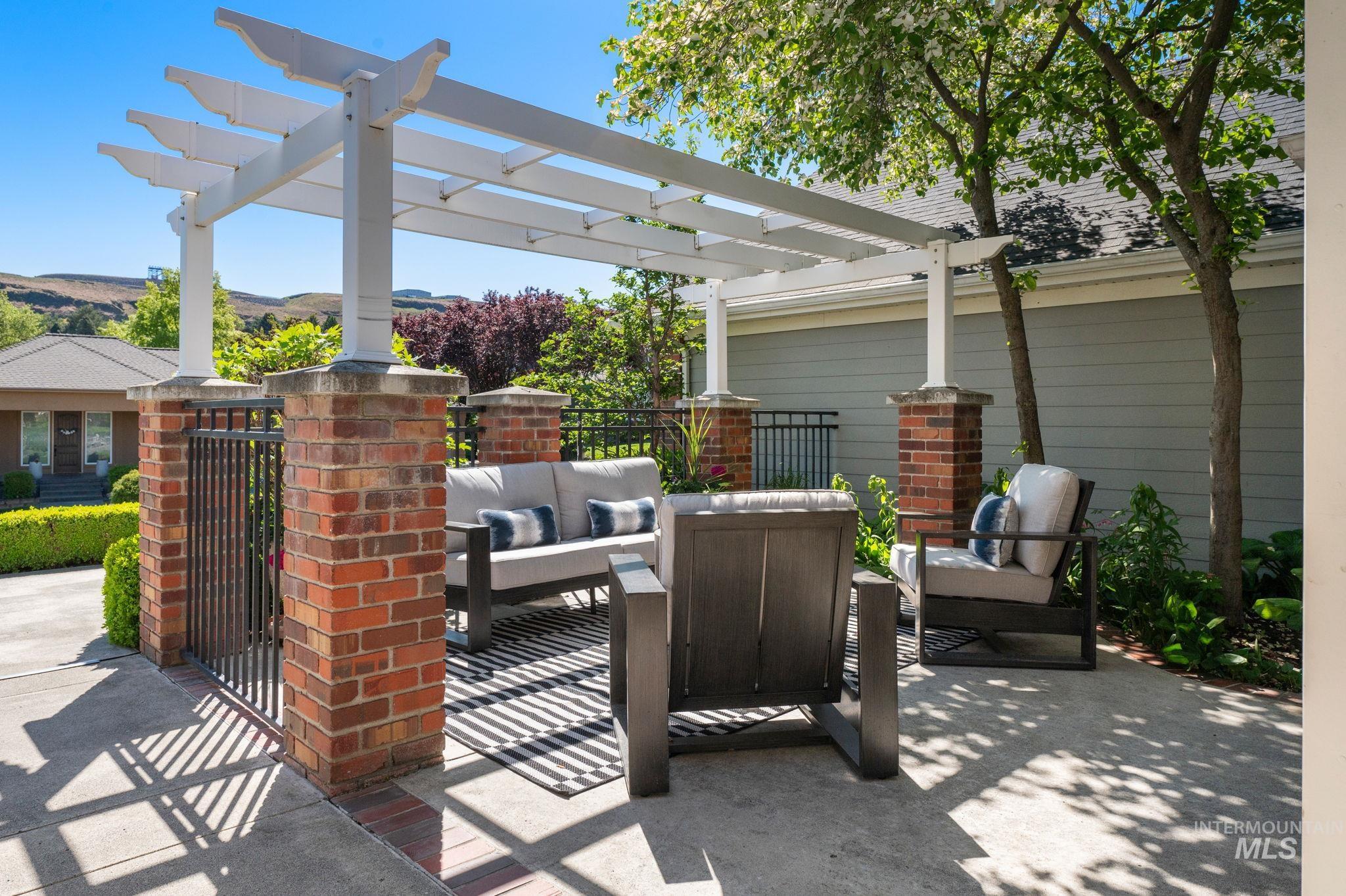 176 Marine View Drive, Lewiston, Idaho 83501, 5 Bedrooms, 3 Bathrooms, Residential For Sale, Price $859,598, 98946328