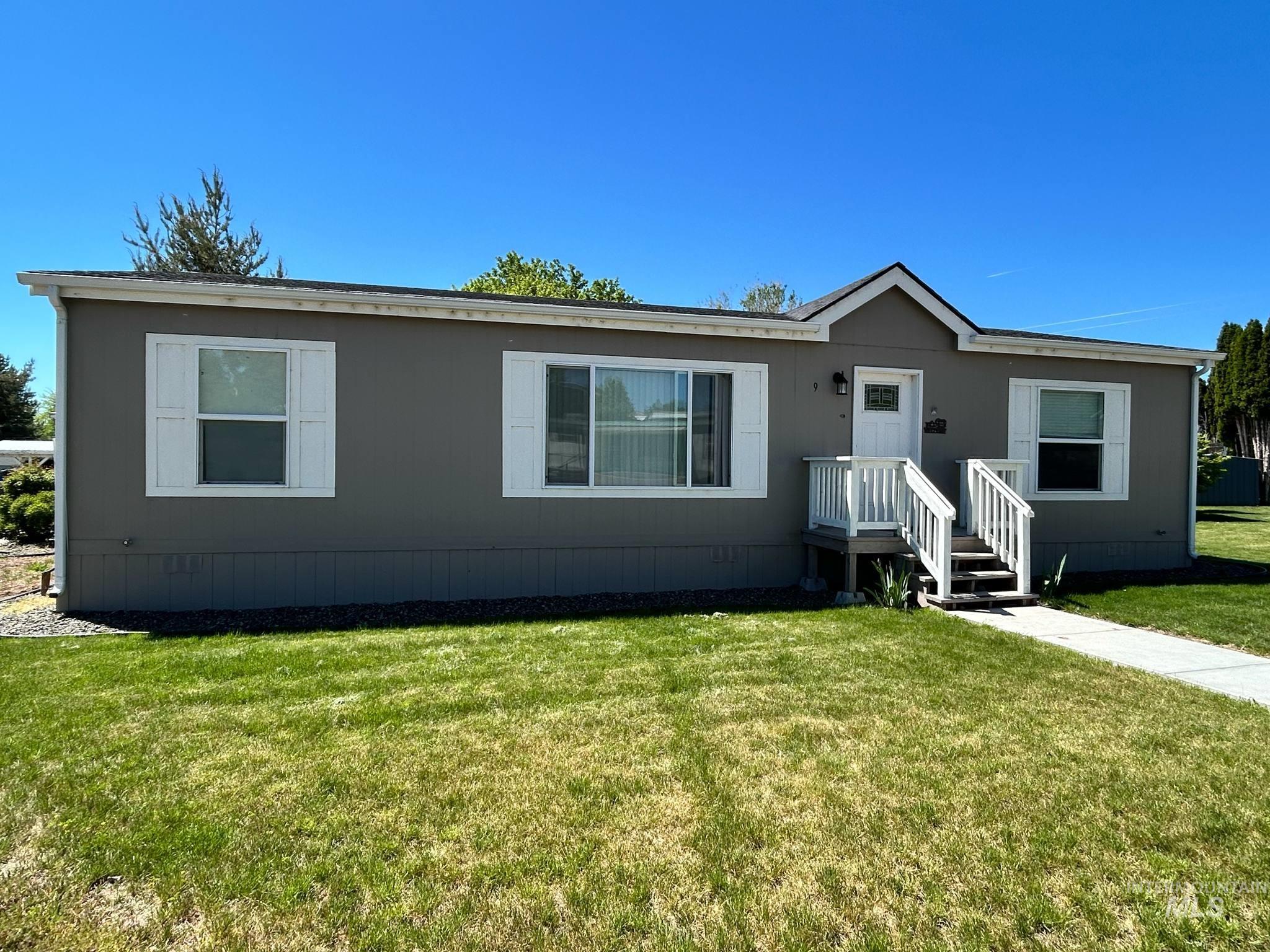 1500 W 7th #B9, Weiser, Idaho 83672, 3 Bedrooms, 2 Bathrooms, Residential For Sale, Price $145,000, 98946359