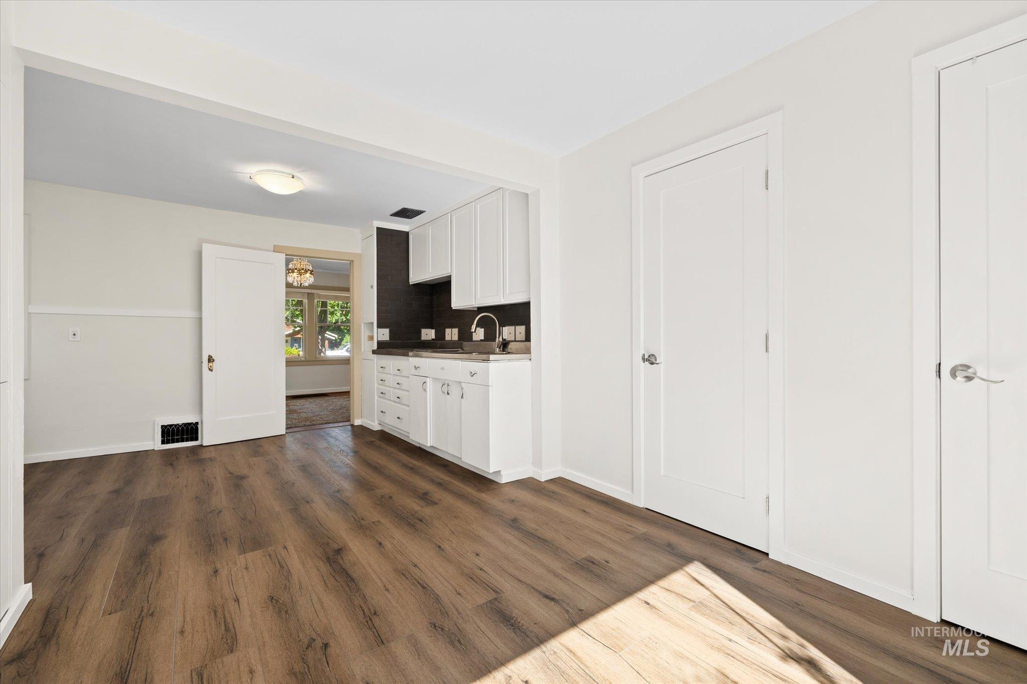 1806 N 28th Street, Boise, Idaho 83703, 2 Bedrooms, 1 Bathroom, Residential For Sale, Price $484,900, 98946383