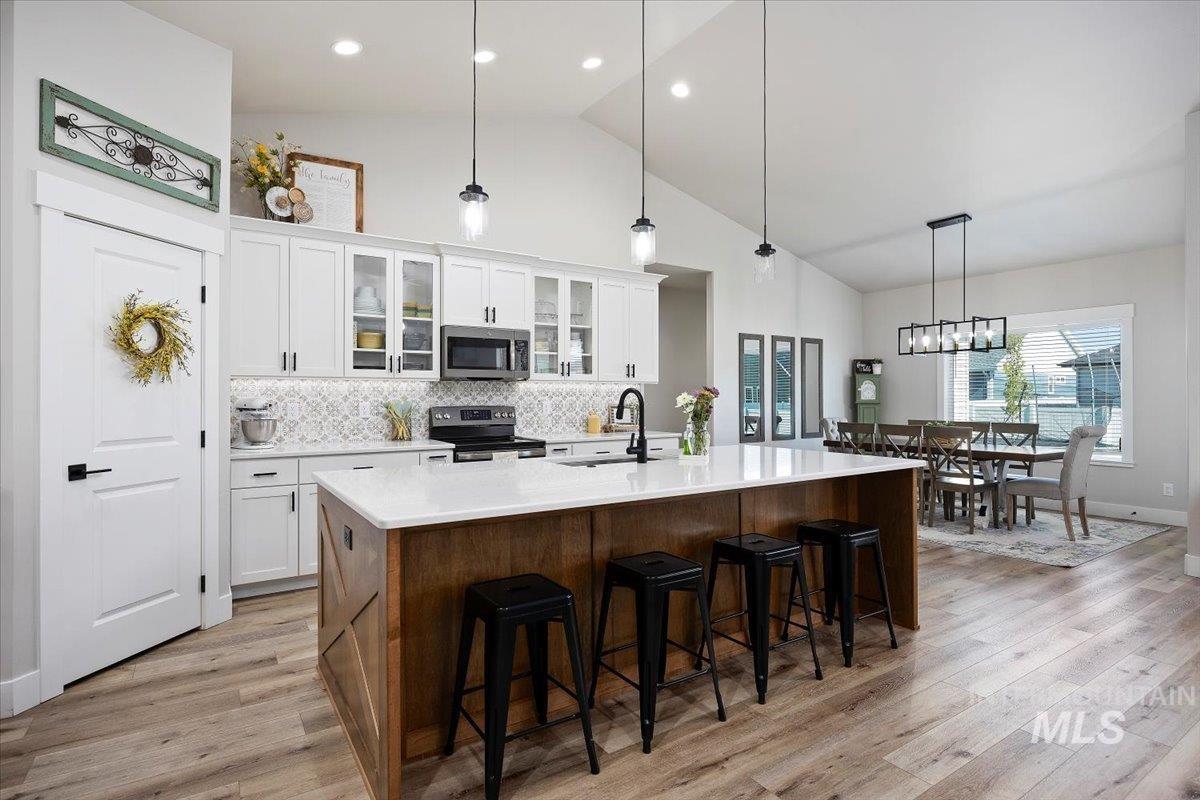 942 Paintbrush, Kimberly, Idaho 83341, 6 Bedrooms, 3.5 Bathrooms, Residential For Sale, Price $772,000, 98946401