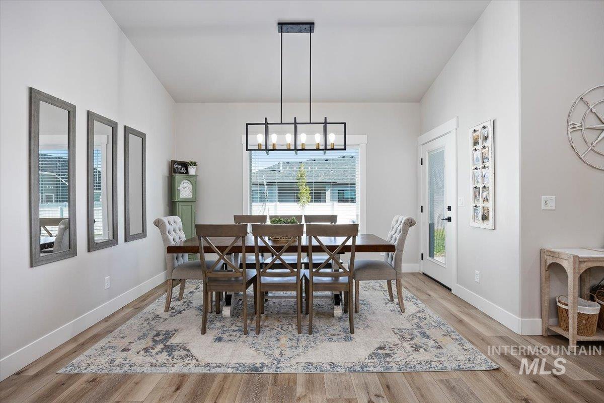 942 Paintbrush, Kimberly, Idaho 83341, 6 Bedrooms, 3.5 Bathrooms, Residential For Sale, Price $772,000, 98946401