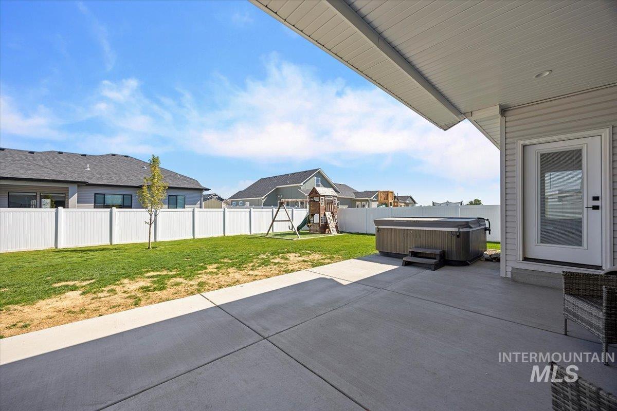 942 Paintbrush, Kimberly, Idaho 83341, 6 Bedrooms, 3.5 Bathrooms, Residential For Sale, Price $772,000, 98946401