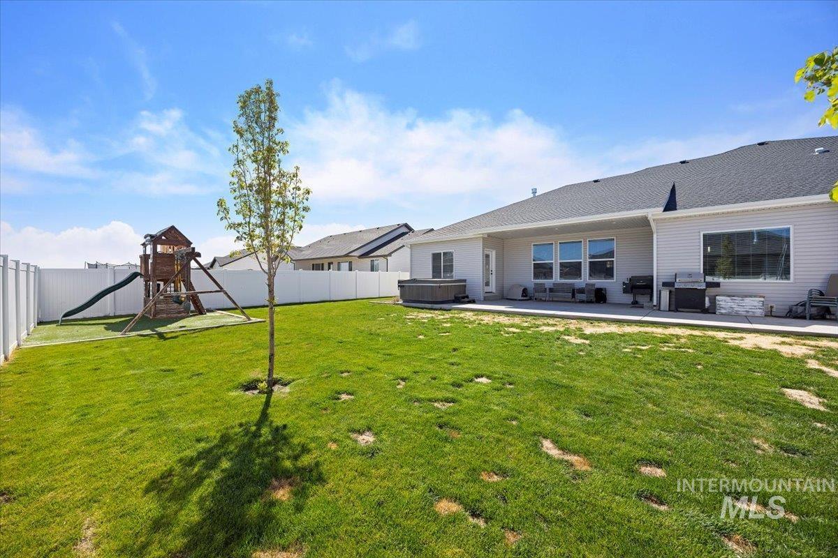 942 Paintbrush, Kimberly, Idaho 83341, 6 Bedrooms, 3.5 Bathrooms, Residential For Sale, Price $772,000, 98946401