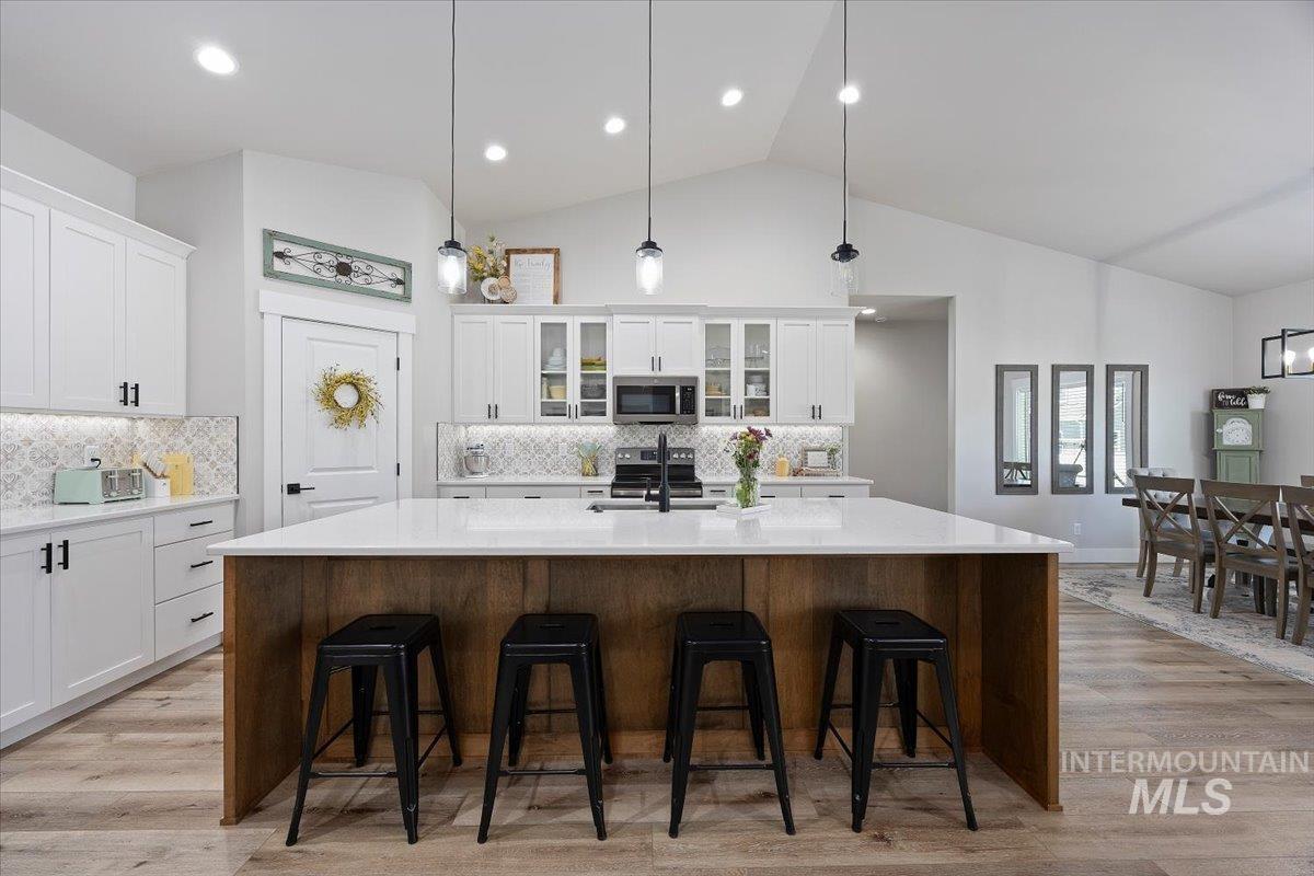 942 Paintbrush, Kimberly, Idaho 83341, 6 Bedrooms, 3.5 Bathrooms, Residential For Sale, Price $772,000, 98946401