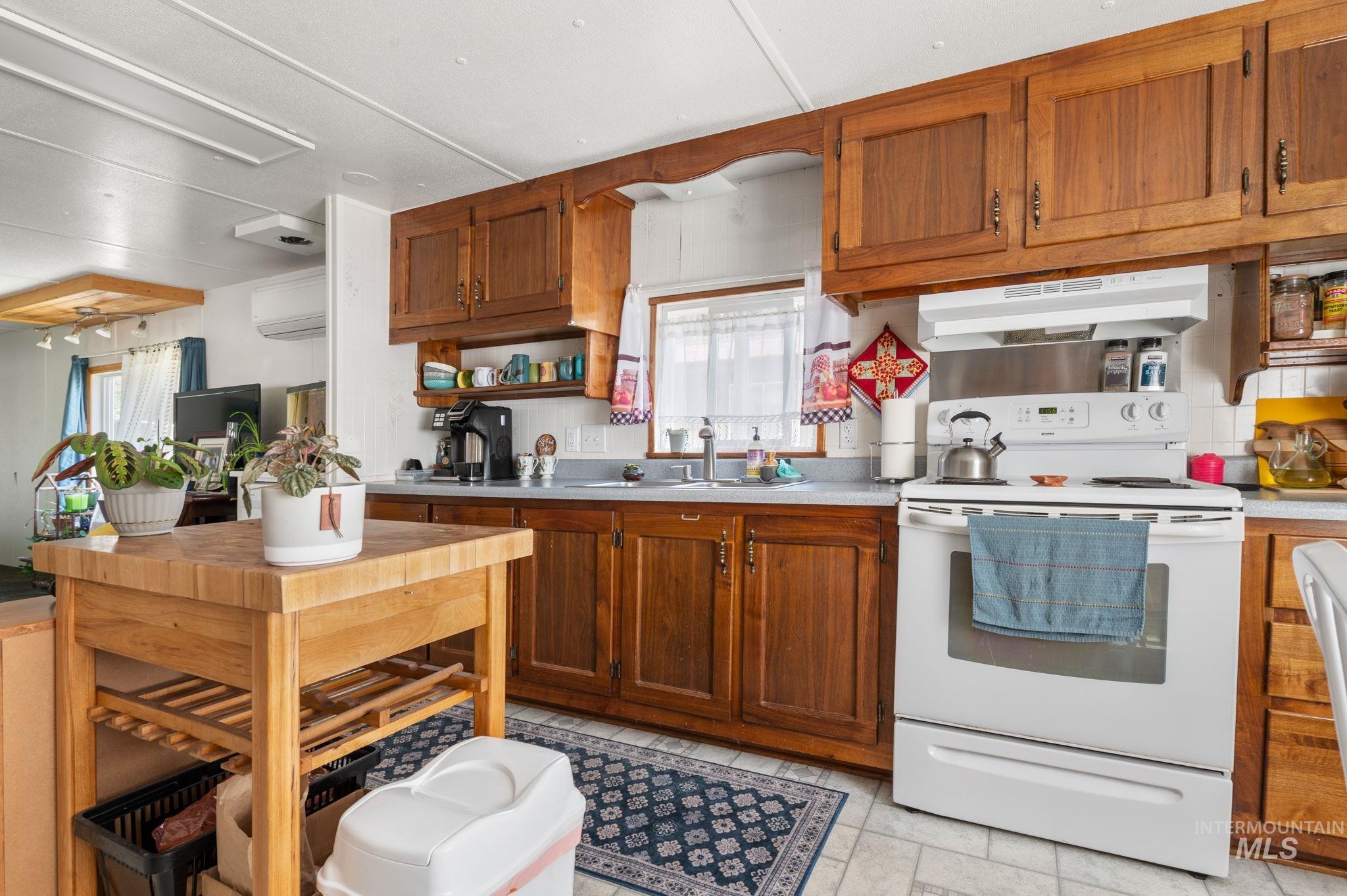1 Creekside Drive, Orofino, Idaho 83544, 2 Bedrooms, 2 Bathrooms, Residential Income For Sale, Price $1,600,000, 98946442