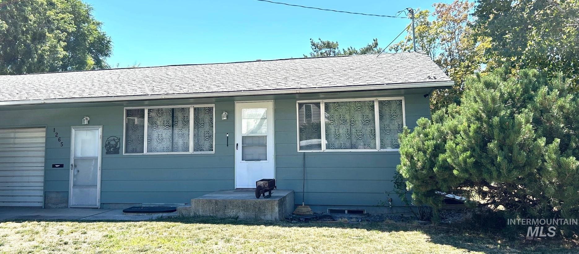 1265 Ash St, Clarkston, Washington 99403, 4 Bedrooms, 3 Bathrooms, Residential For Sale, Price $365,000, 98946468