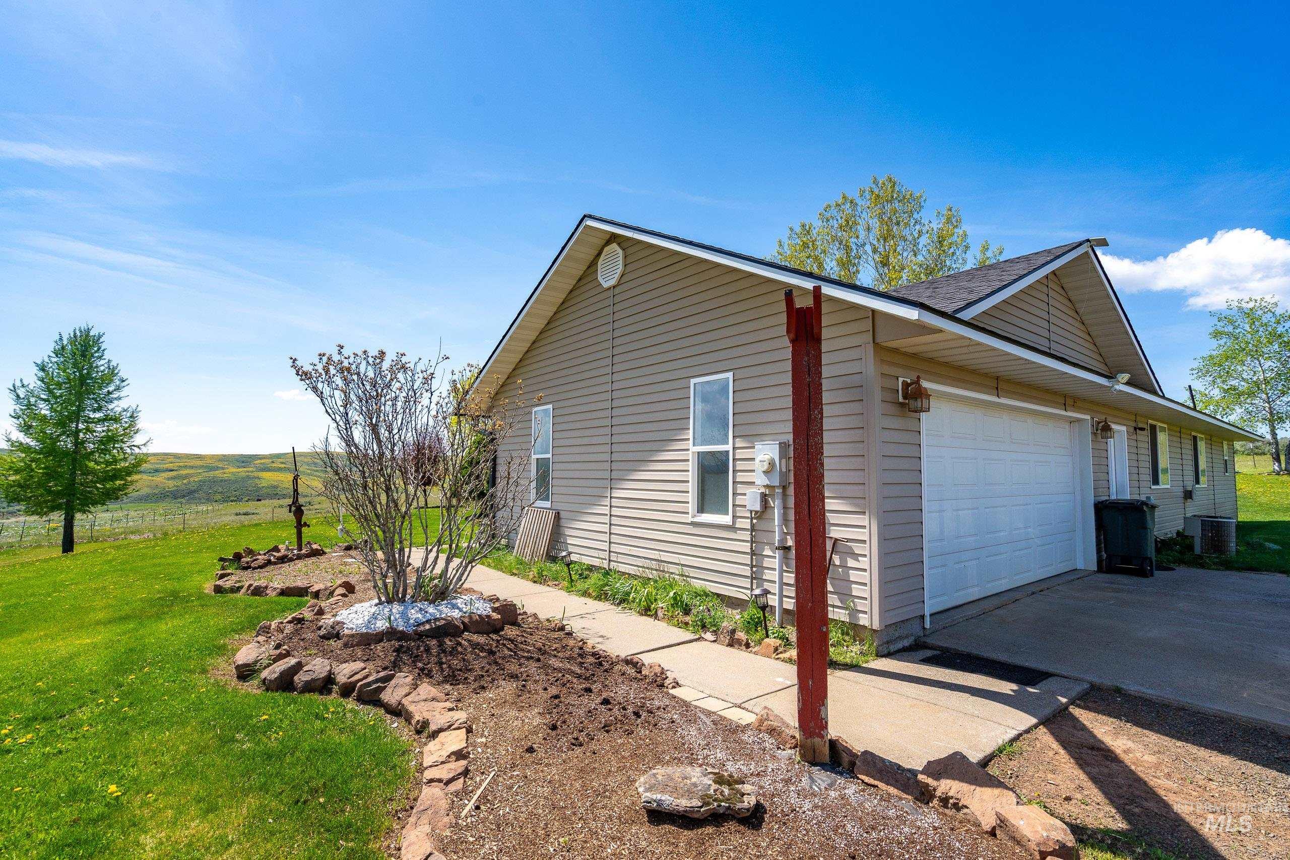 1821 Canyon Rd, Council, Idaho 83612, 3 Bedrooms, 2 Bathrooms, Residential For Sale, Price $799,000, 98946478
