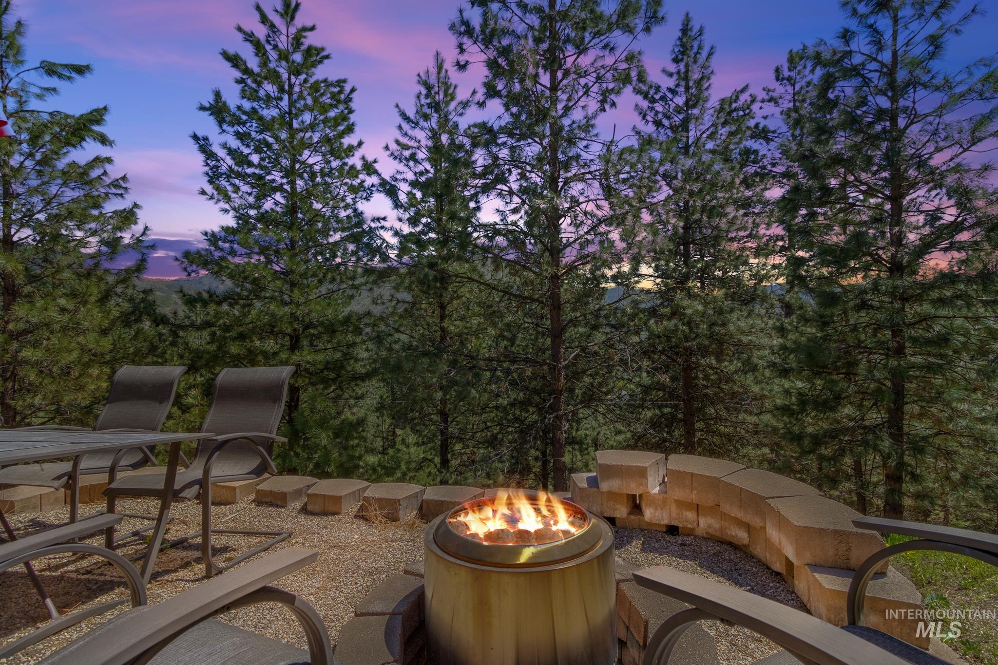34 Wilderness Way, Boise, Idaho 83716, 3 Bedrooms, 3 Bathrooms, Residential For Sale, Price $635,000, 98946496