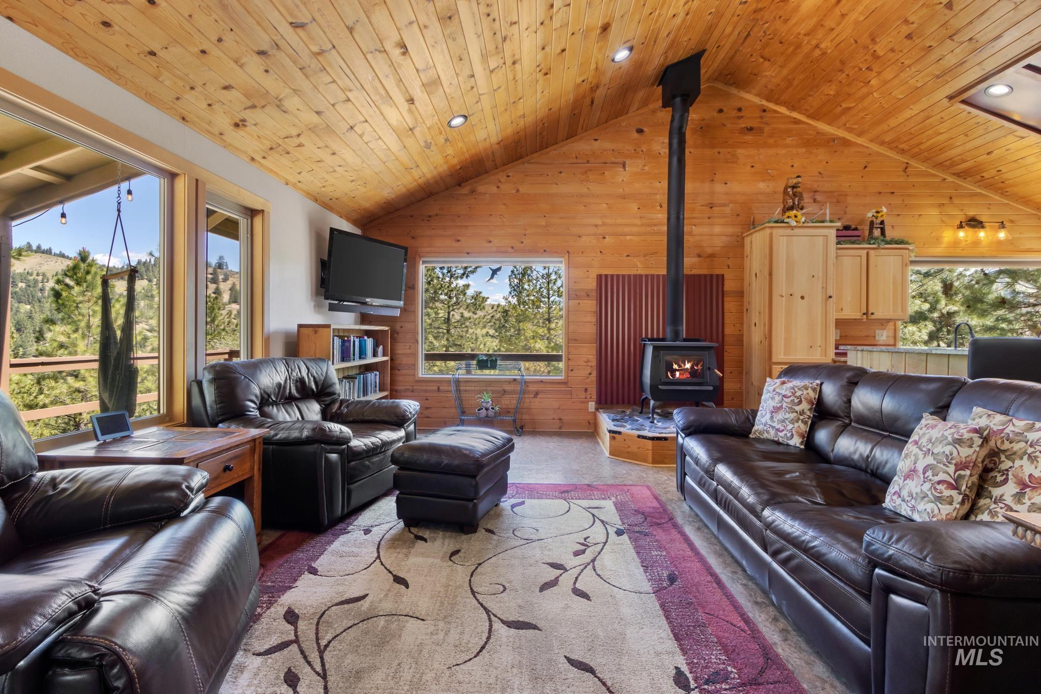 34 Wilderness Way, Boise, Idaho 83716, 3 Bedrooms, 3 Bathrooms, Residential For Sale, Price $635,000, 98946496